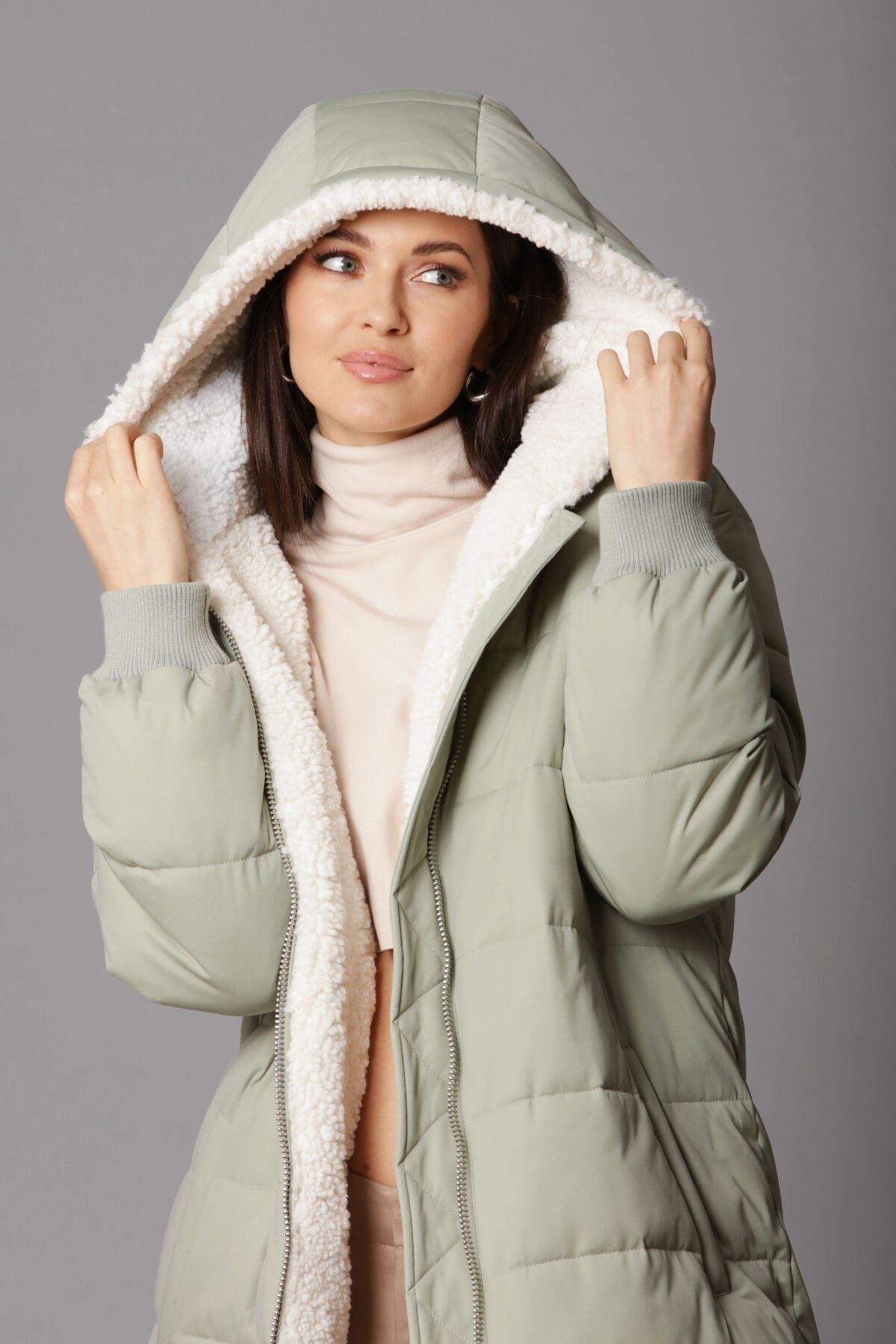 Faux Fur-Lined Puffer Knee Length Coat Outerwear Aventurine Green - Women's Figure Flattering Designer Fashion Cozy Fall Winter Coats
