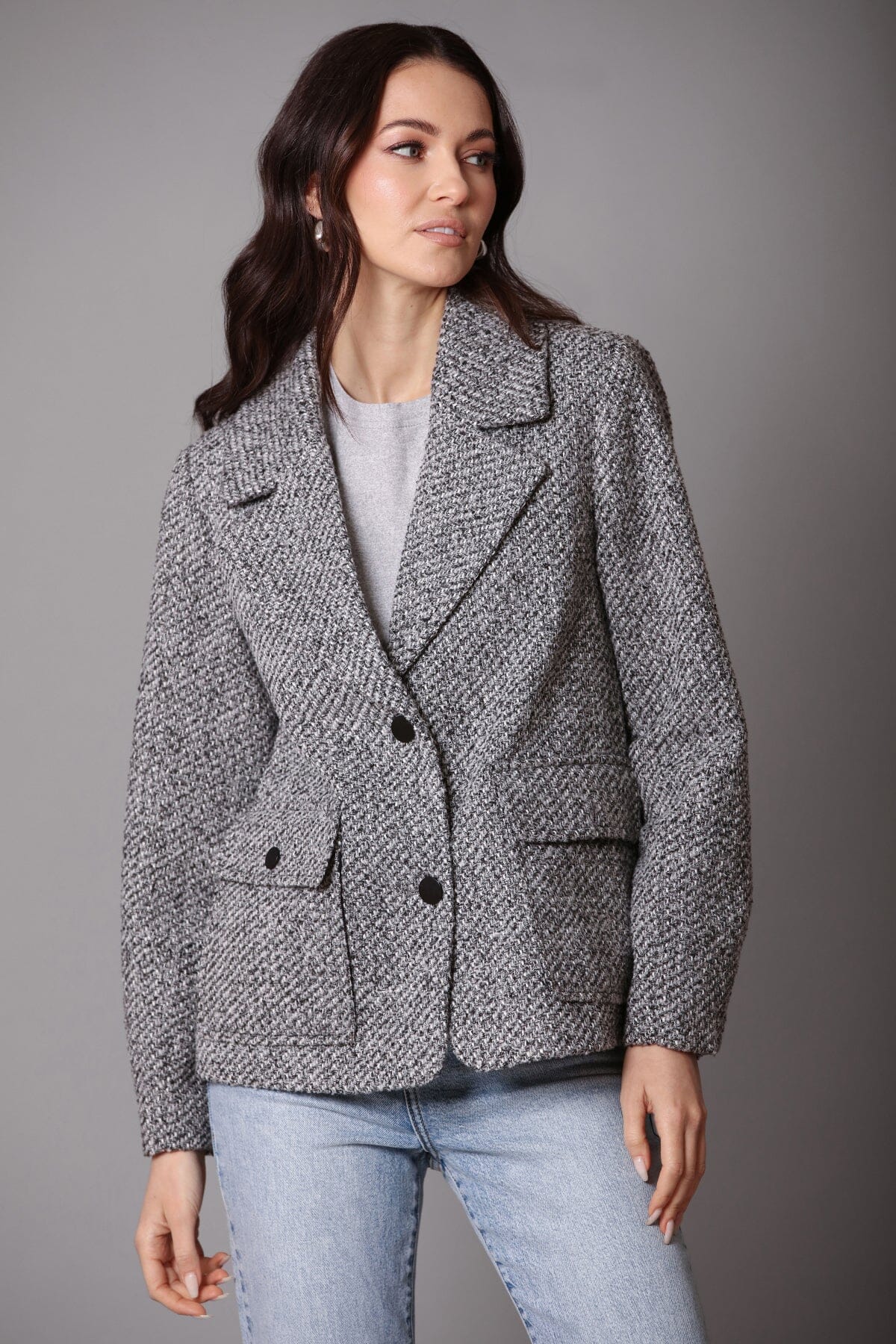 Grey relaxed retro tweed blazer coat jacket - figure flattering Fall 2023 fashion blazers outerwear for women