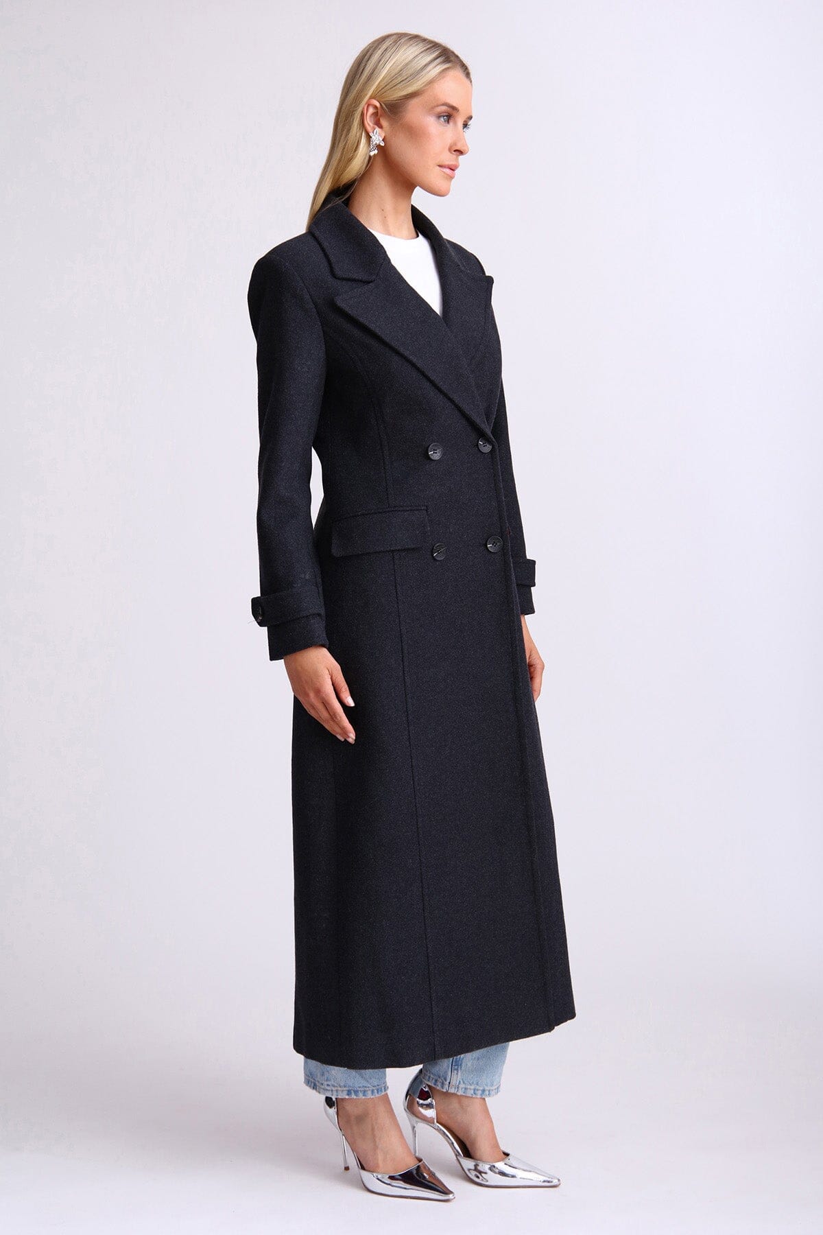 Black strong shoulder tailored wool blend long coat - women's figure flattering date night coats outerwear for fall winter fashion