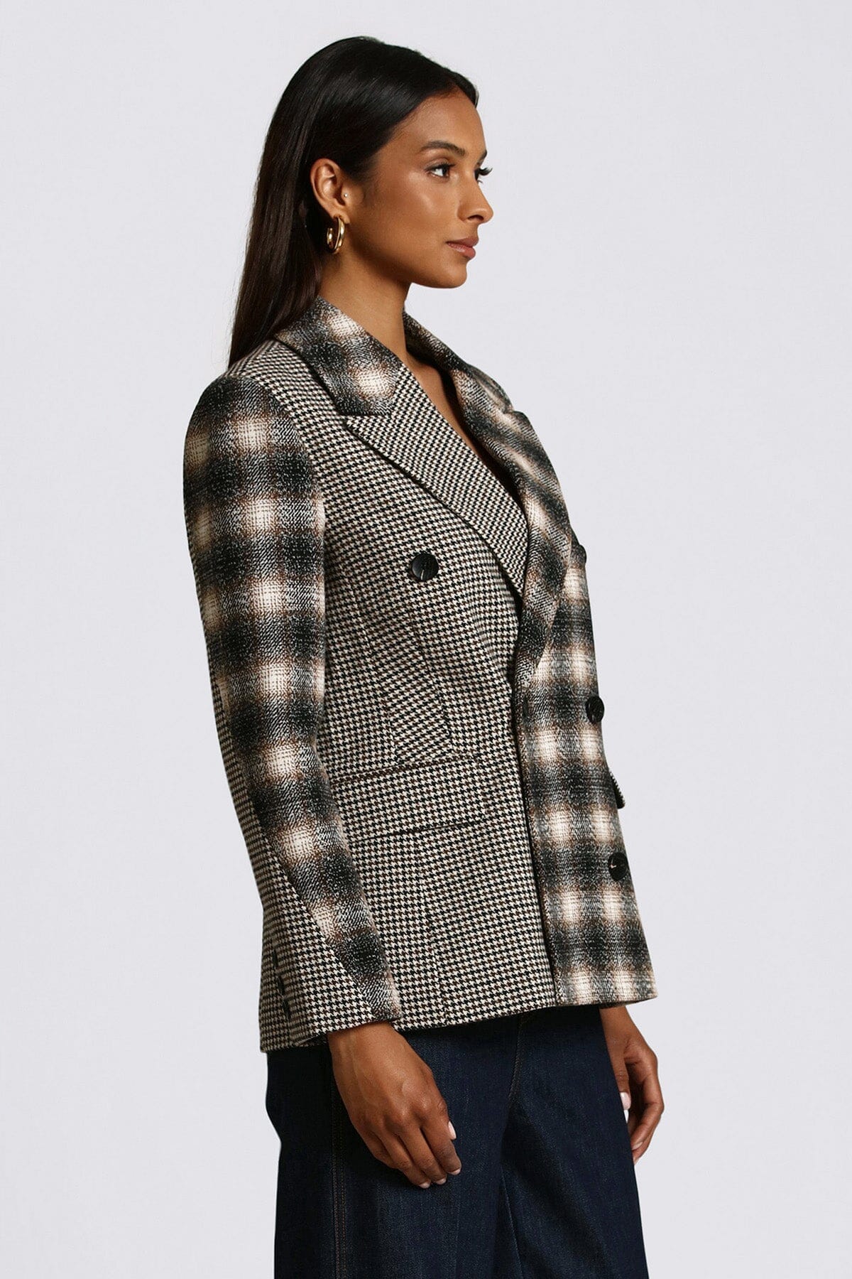 Black white brown mixed pattern double breasted blazer jacket coat - figure flattering fall 2023 date night blazers jackets for women