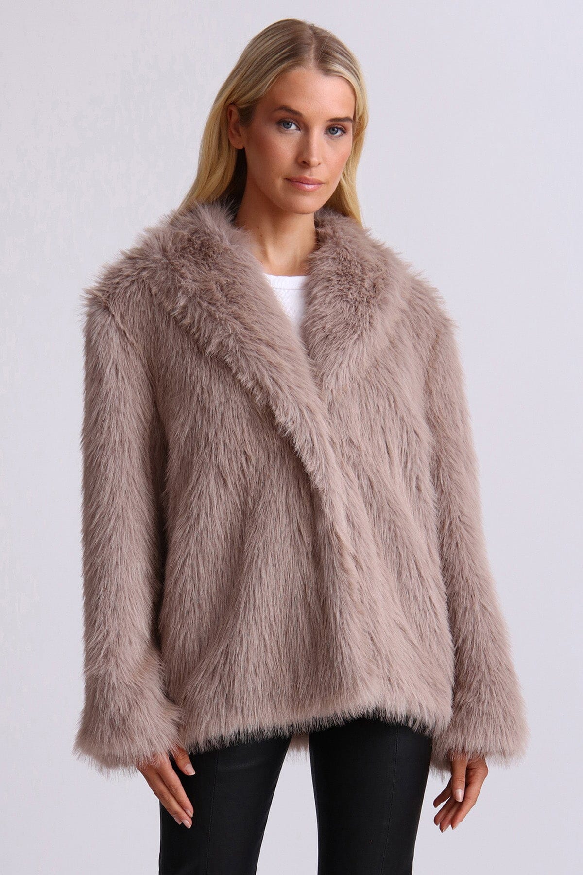 Avec les filles faux fur notch store collar coat