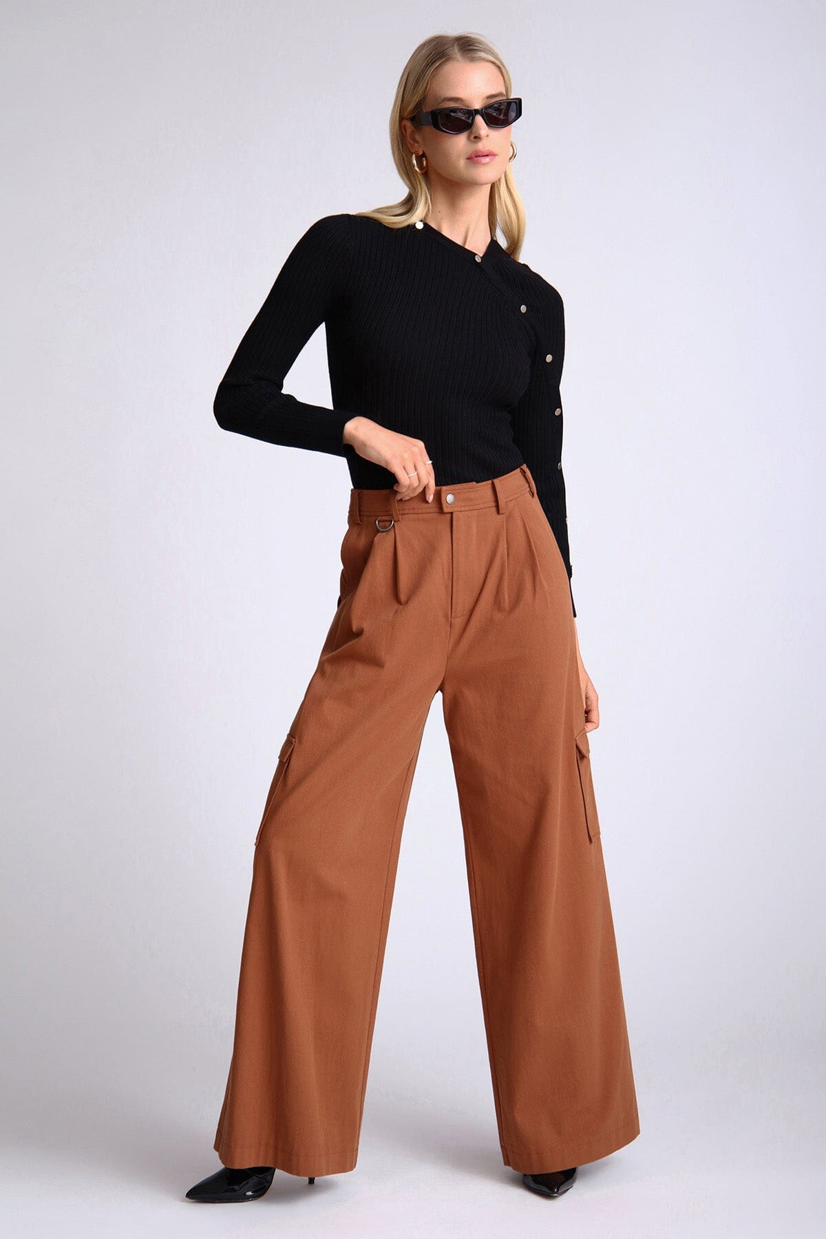 Brown cotton wide leg high waist cargo pant - figure flattering streetwear pants for ladies