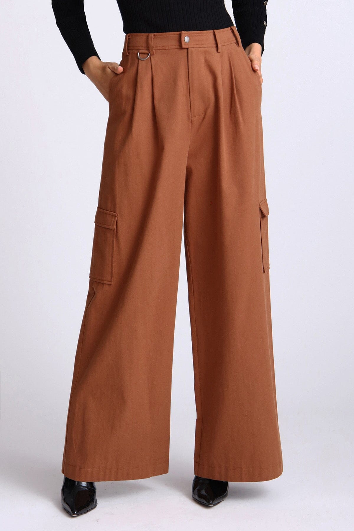 Brown cotton wide leg high waist cargo pant - figure flattering fall fashion pants for women
