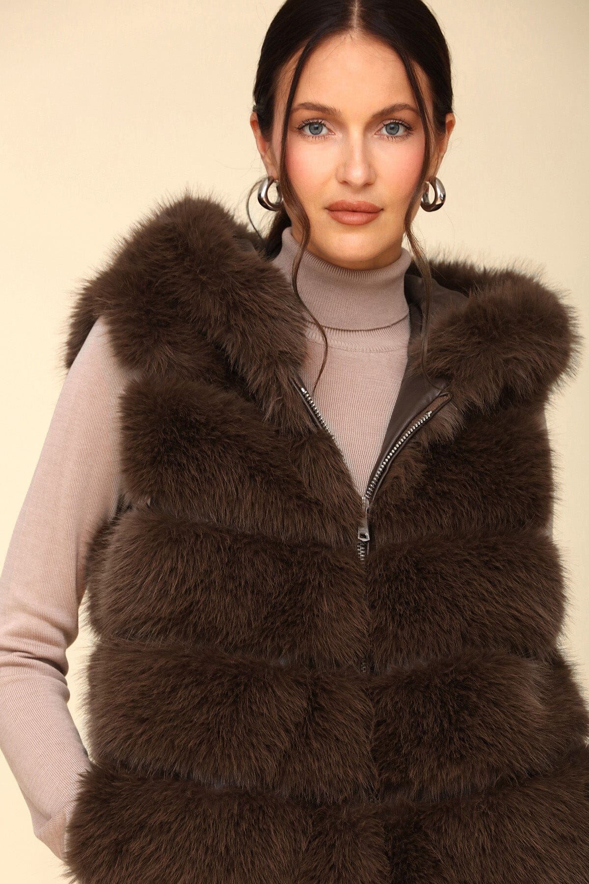 Tan faux fur vest 2025