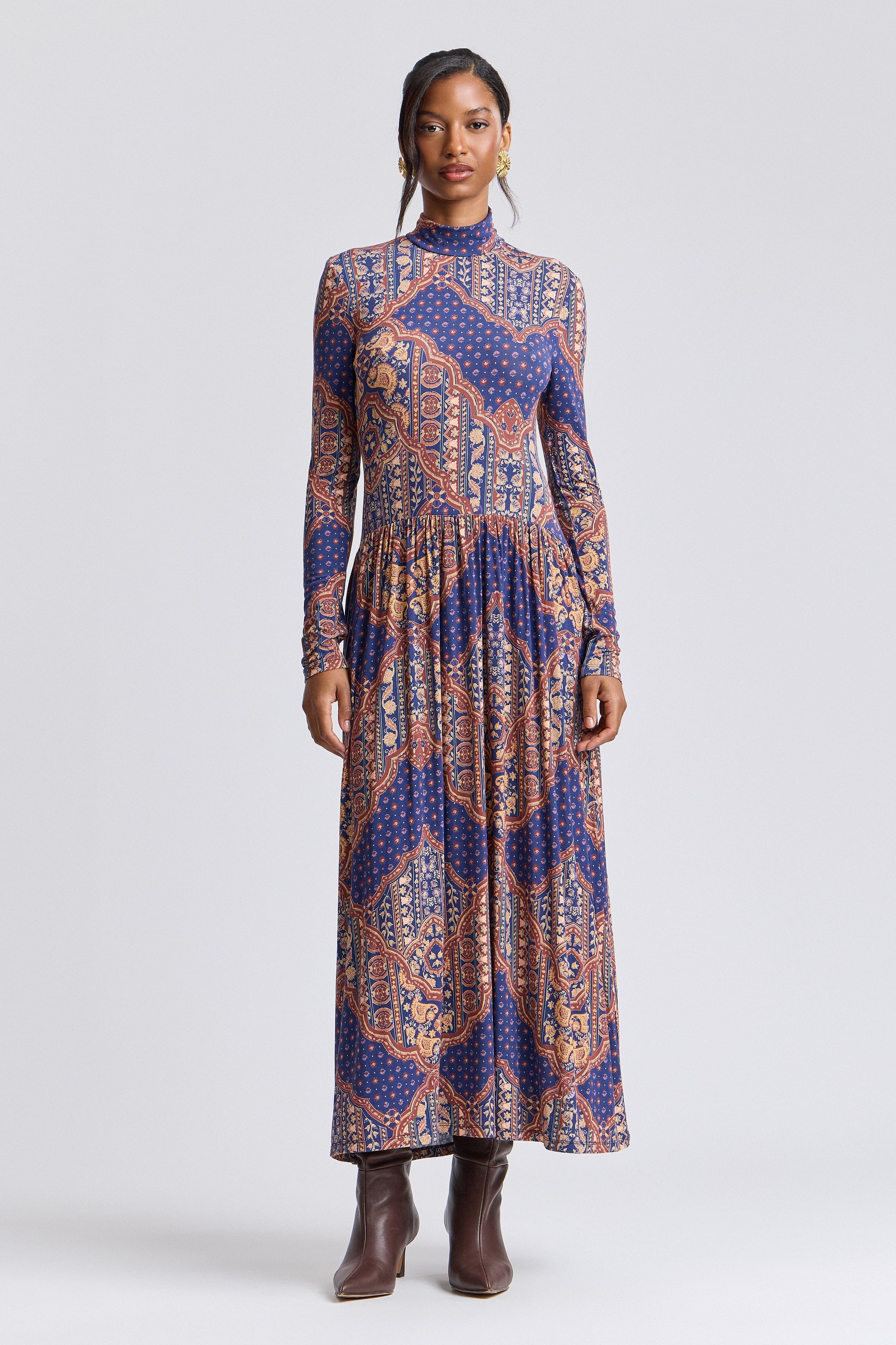 Multicolor maxi dress with turtleneck neck and long fitted sleeves - Shop women's cute maxi dresses by Avec Les Filles.