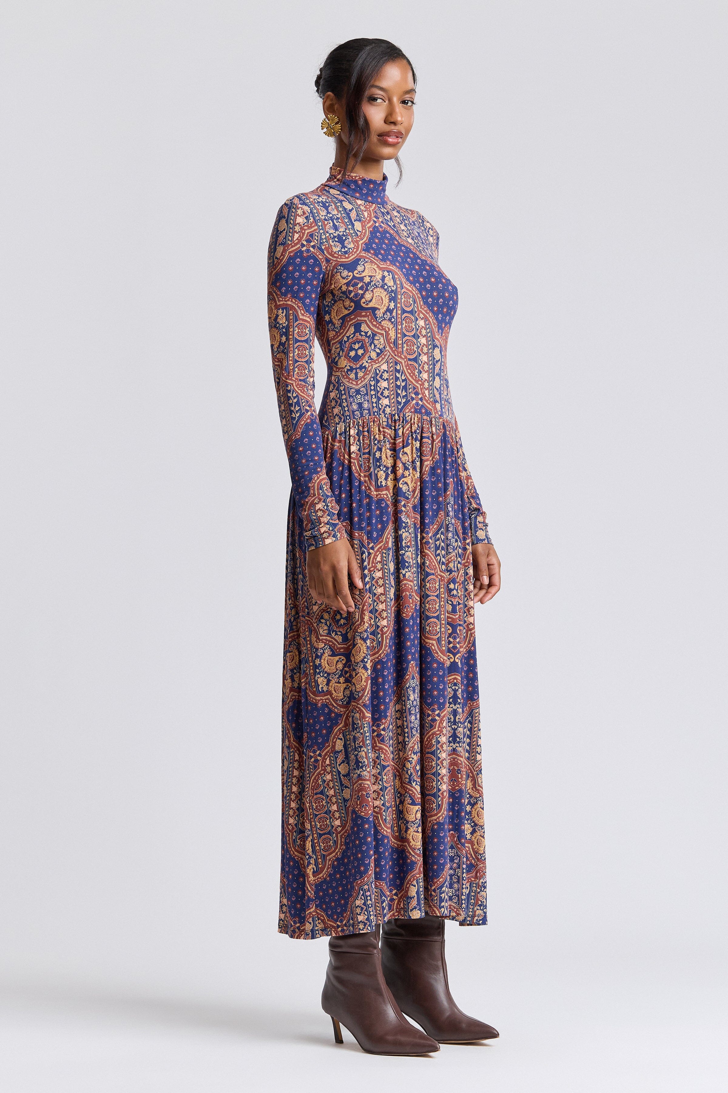 Drop-waist jersey multicolor maxi dress with turtleneck neck - Shop women's maxi dresses long sleeve by Avec Les Filles.
