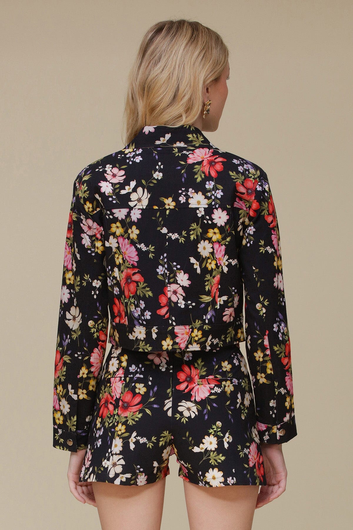 Black wildflower printed cotton twill jacket made of 100% cotton with button-front closure and cuffs, chest and side pockets - Cute women's jackets by Avec Les Filles