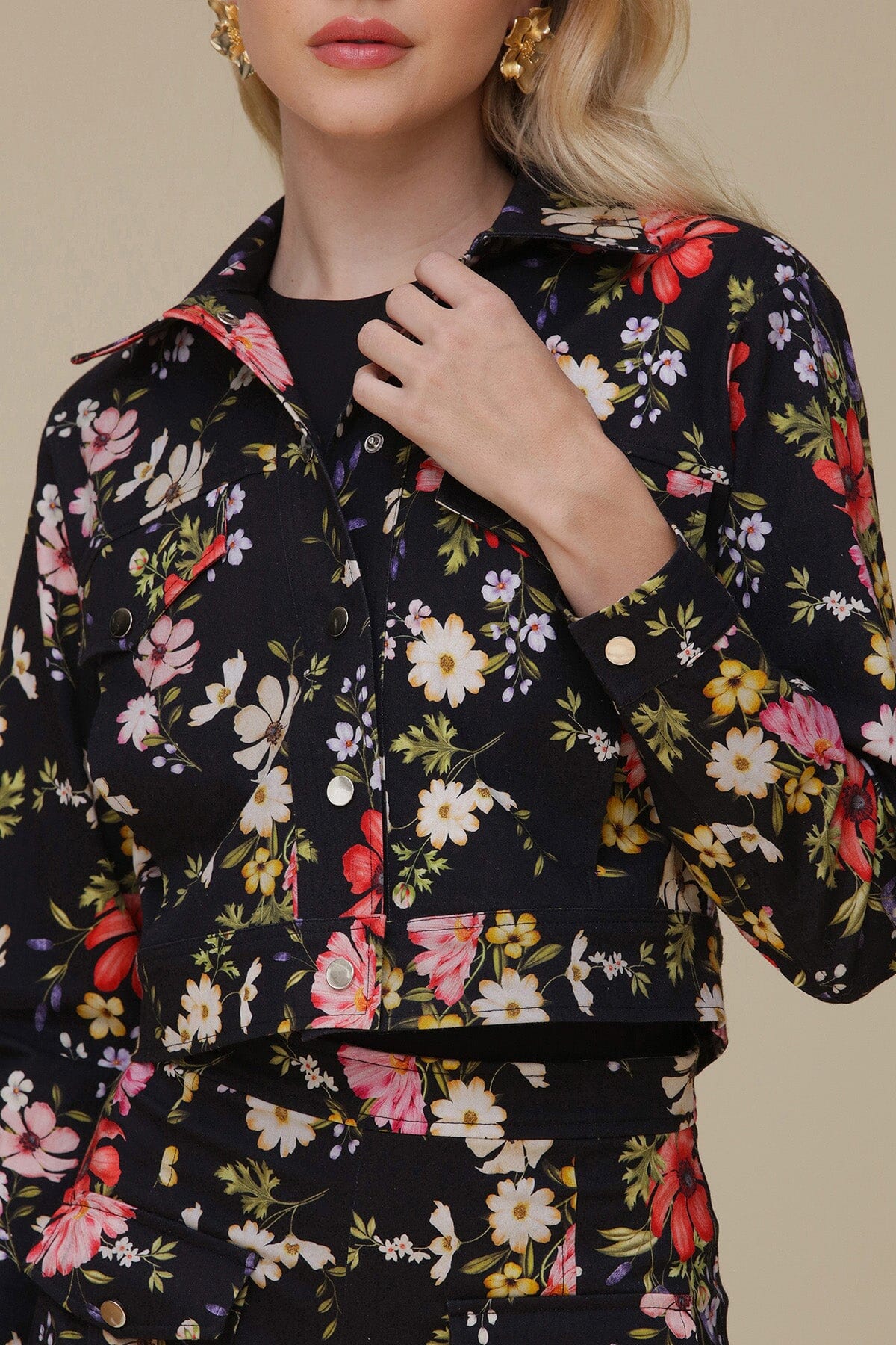 Black wildflower printed cotton twill jacket made of 100% cotton with button-front closure and cuffs, chest and side pockets - Cute women's jackets by Avec Les Filles