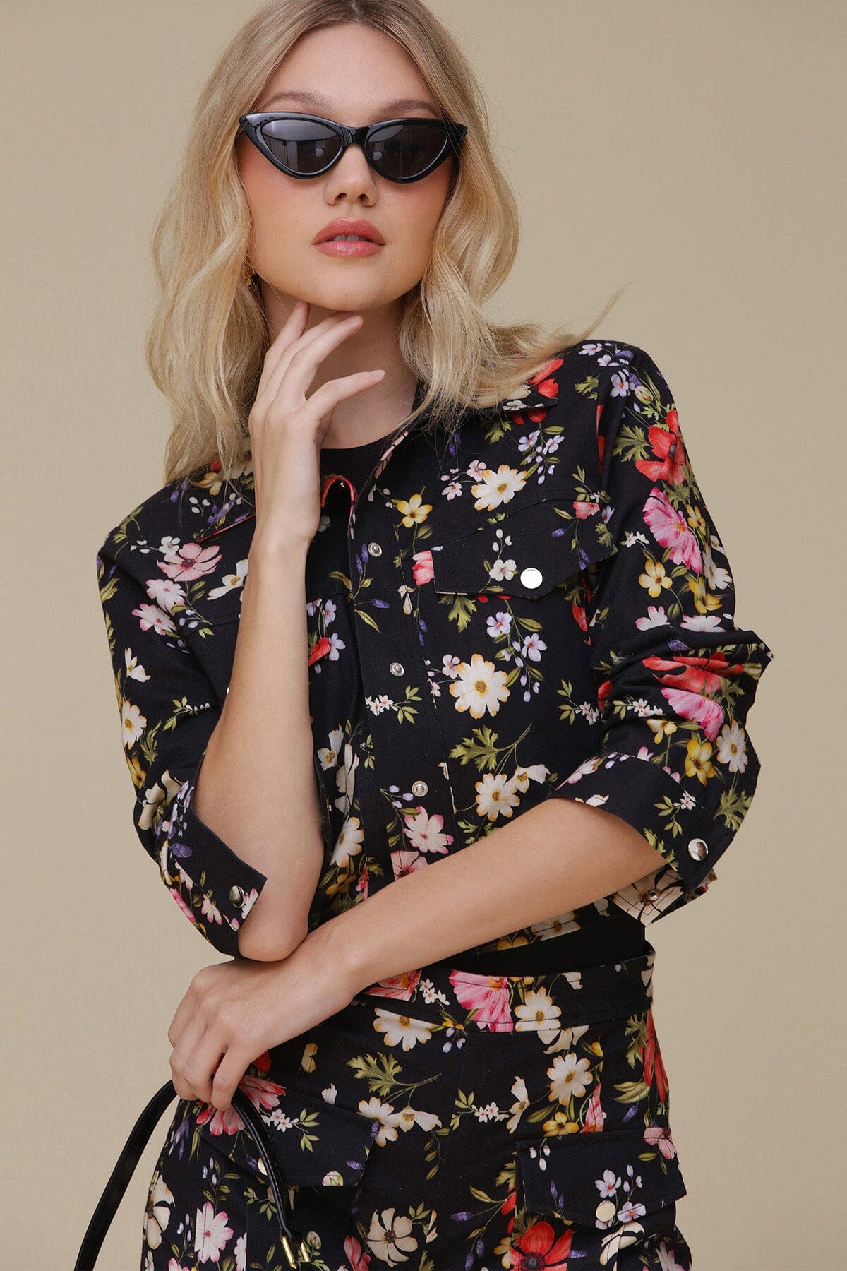 Black wildflower printed cotton twill jacket made of 100% cotton with button-front closure and cuffs, chest and side pockets - Cute women's jackets by Avec Les Filles