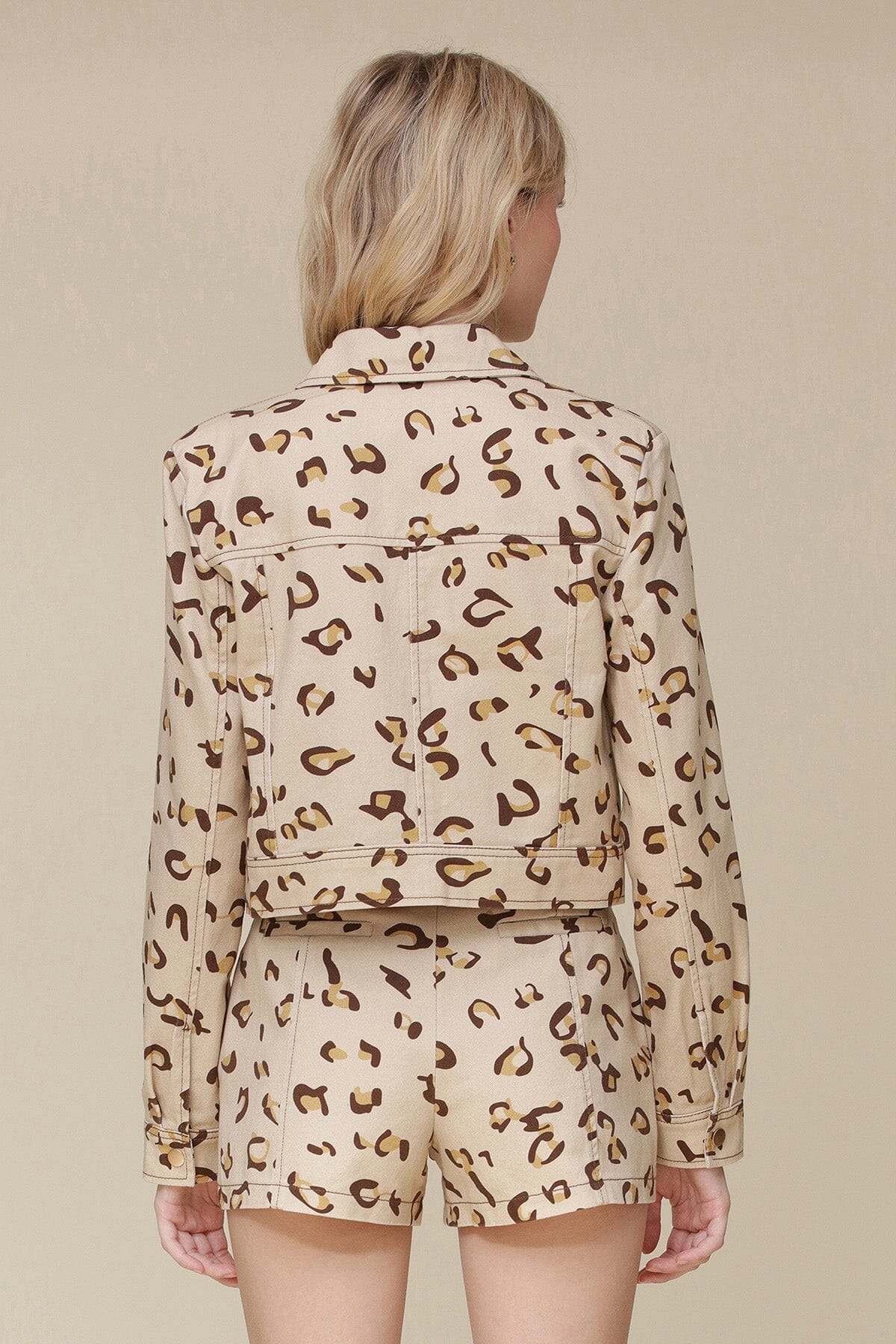 Beige spring leopard printed cotton twill jacket made of 100% cotton with button-front closure and cuffs, chest and side pockets - Cute women's jackets by Avec Les Filles