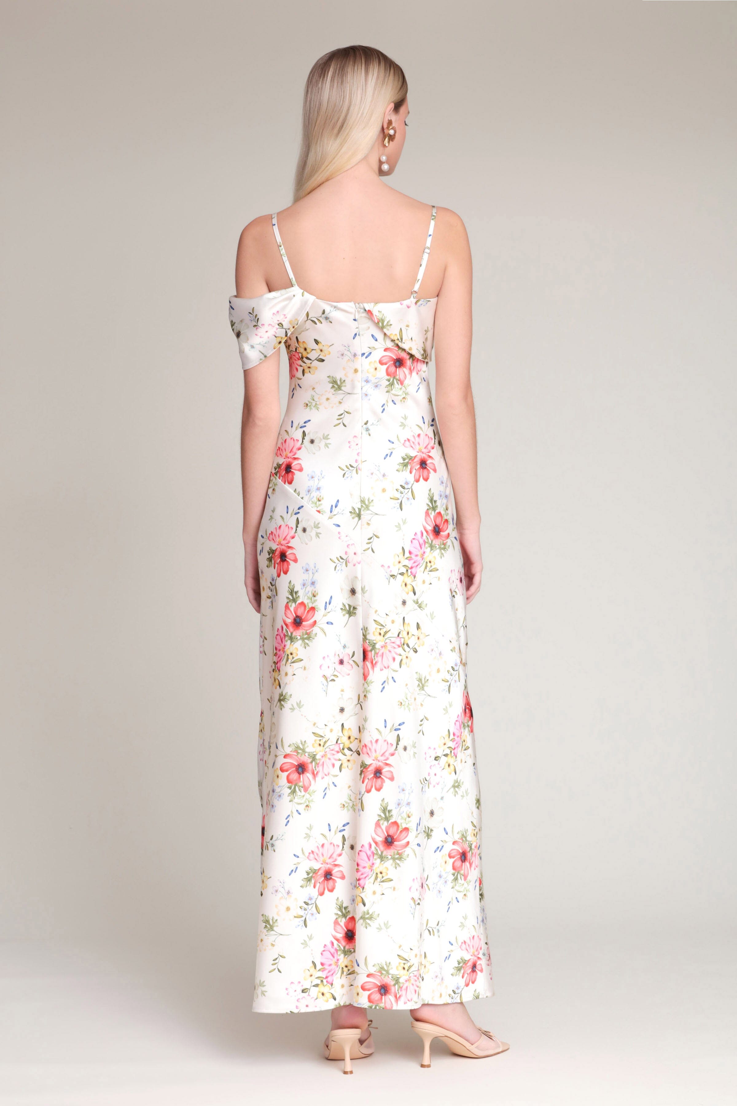 Floral white maxi dress with adjustable spaghetti straps - Shop designer maxi dresses by Avec Les Filles