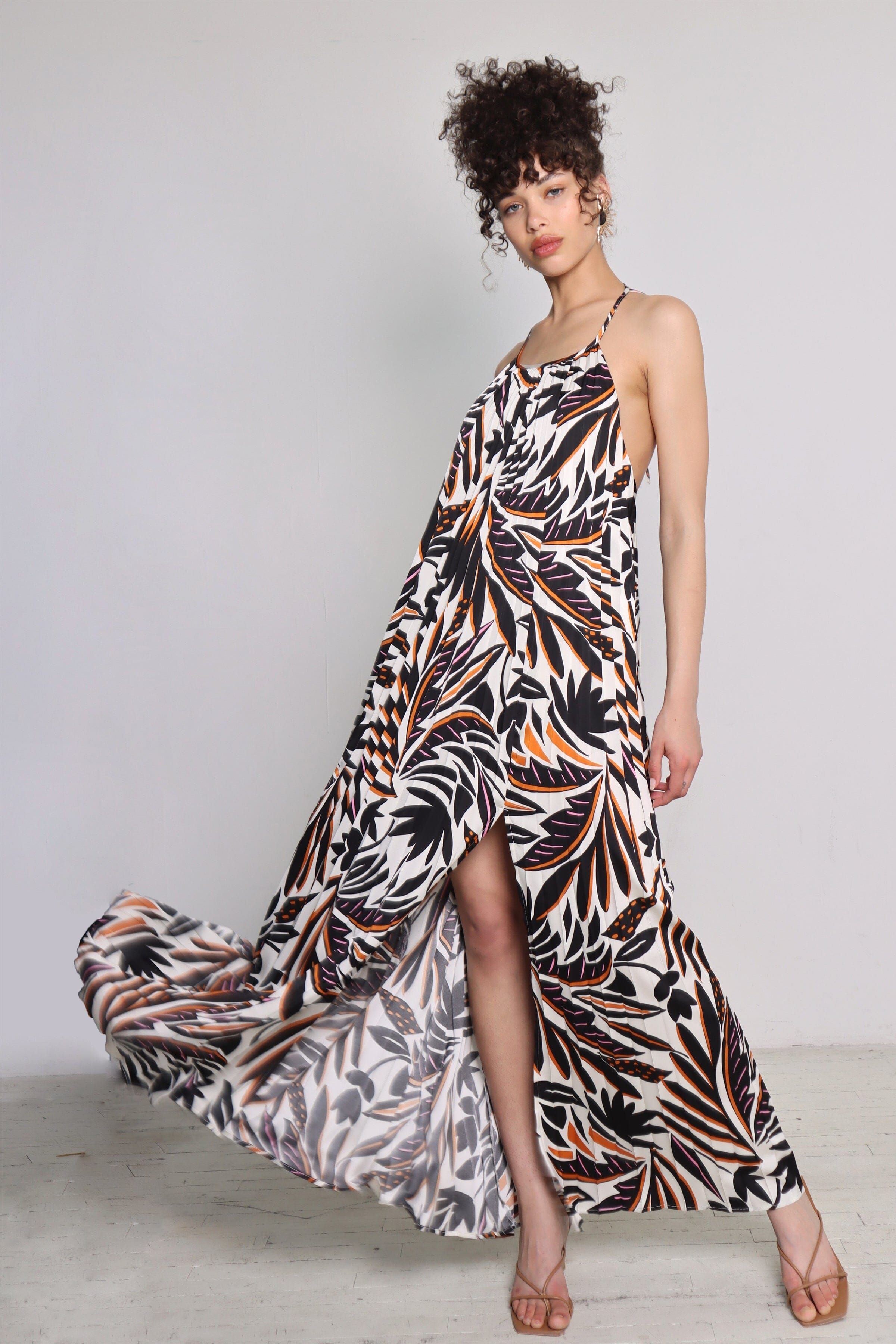 Tropical Print Pleated Halter Maxi Dress Dresses Avec Les Filles 
