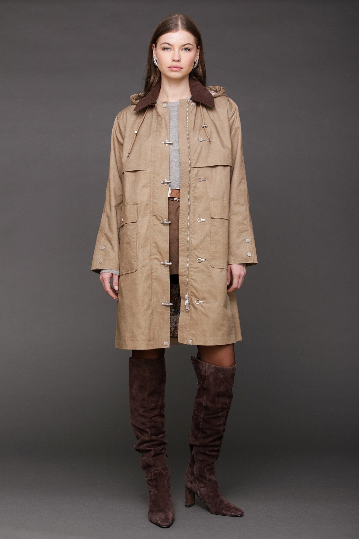 Toggle-front cotton rain anorak beige coat with long sleeves and detachable hood with drawcord - Cute women's coats by Avec Les Filles