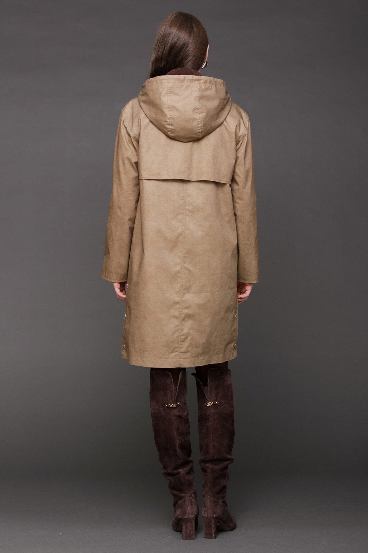 Toggle-front cotton rain anorak beige coat with long sleeves and detachable hood with drawcord - Cute women's coats by Avec Les Filles
