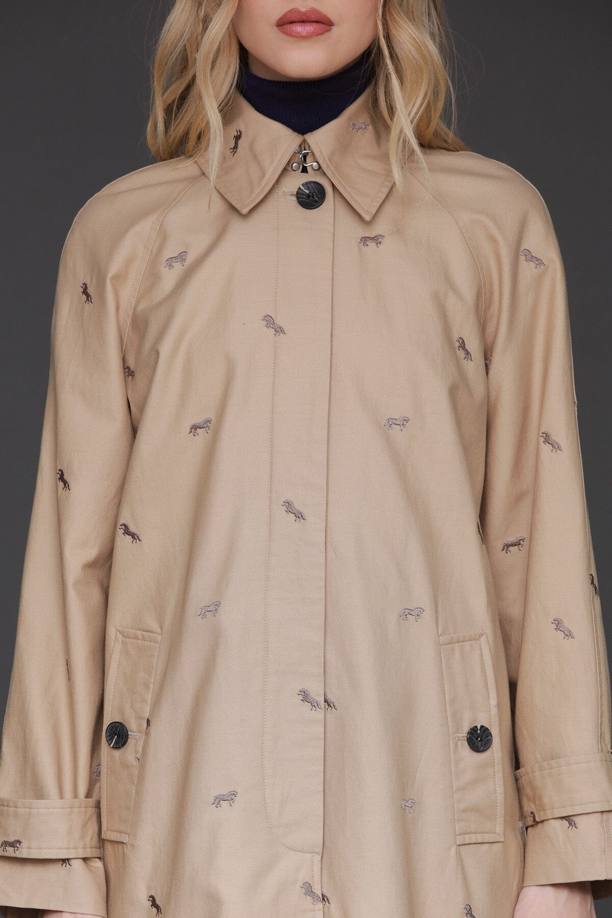 Equine embroidered cotton khaki trench coat with button front placket and long raglan sleeves - Cute women's trench coats by Avec Les Filles