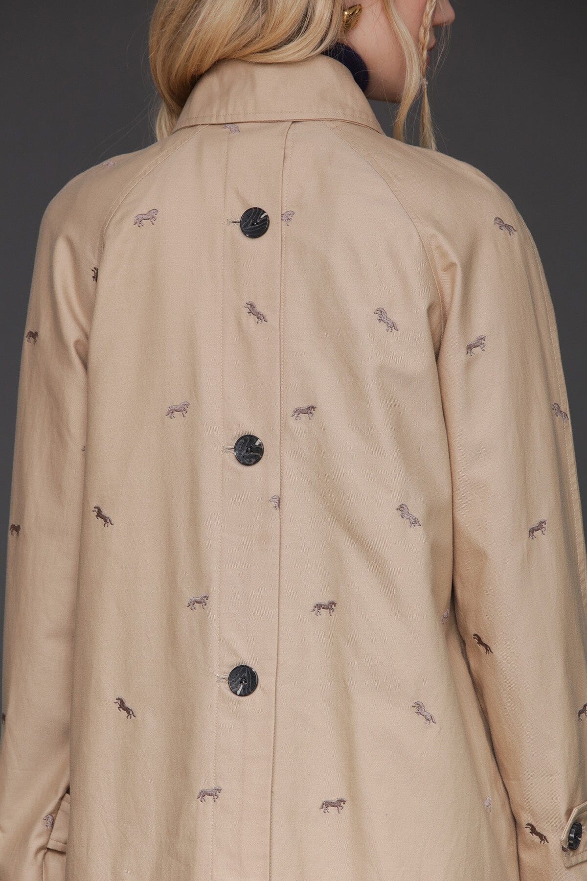 Equine embroidered cotton khaki trench coat with button front placket and long raglan sleeves - Cute women's trench coats by Avec Les Filles