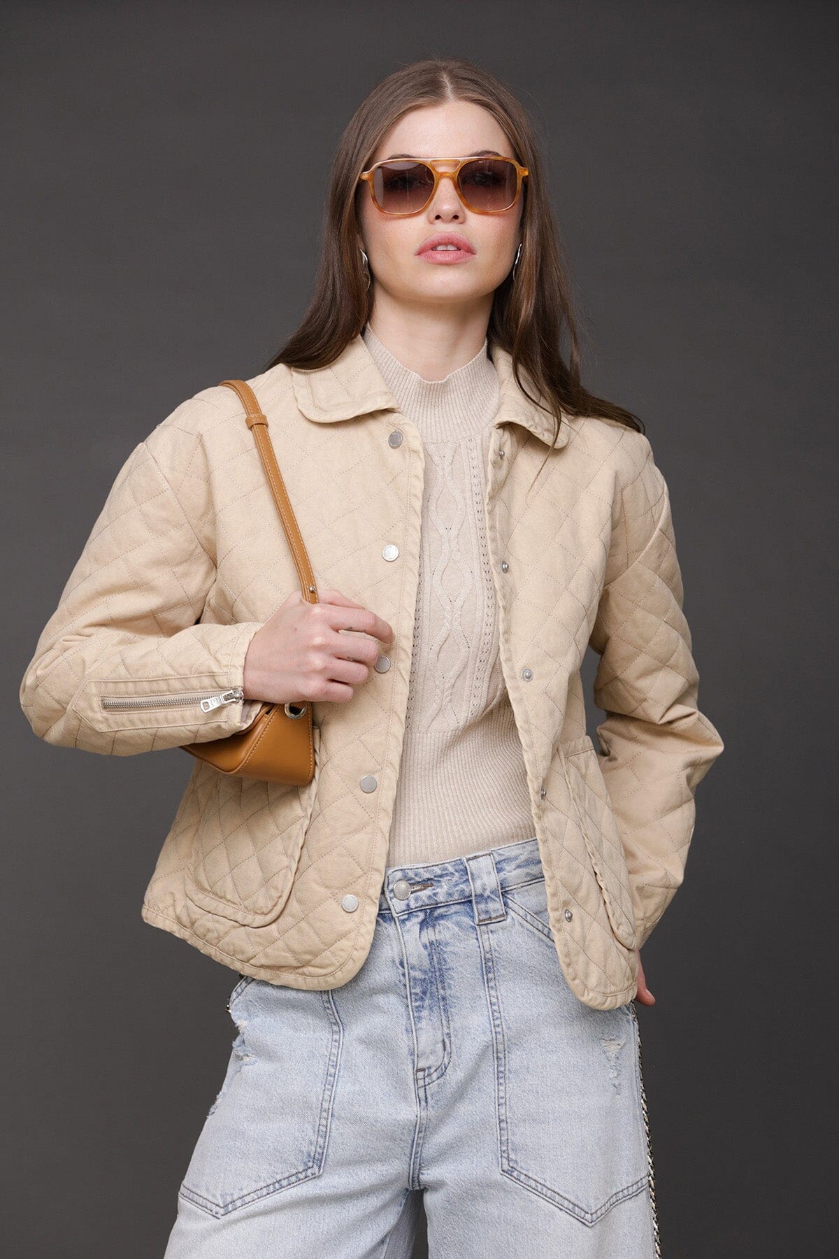 Quilted cotton field ivory jacket with snap front, long sleeves and two front patch pockets - Cute women's jackets by Avec Les Filles