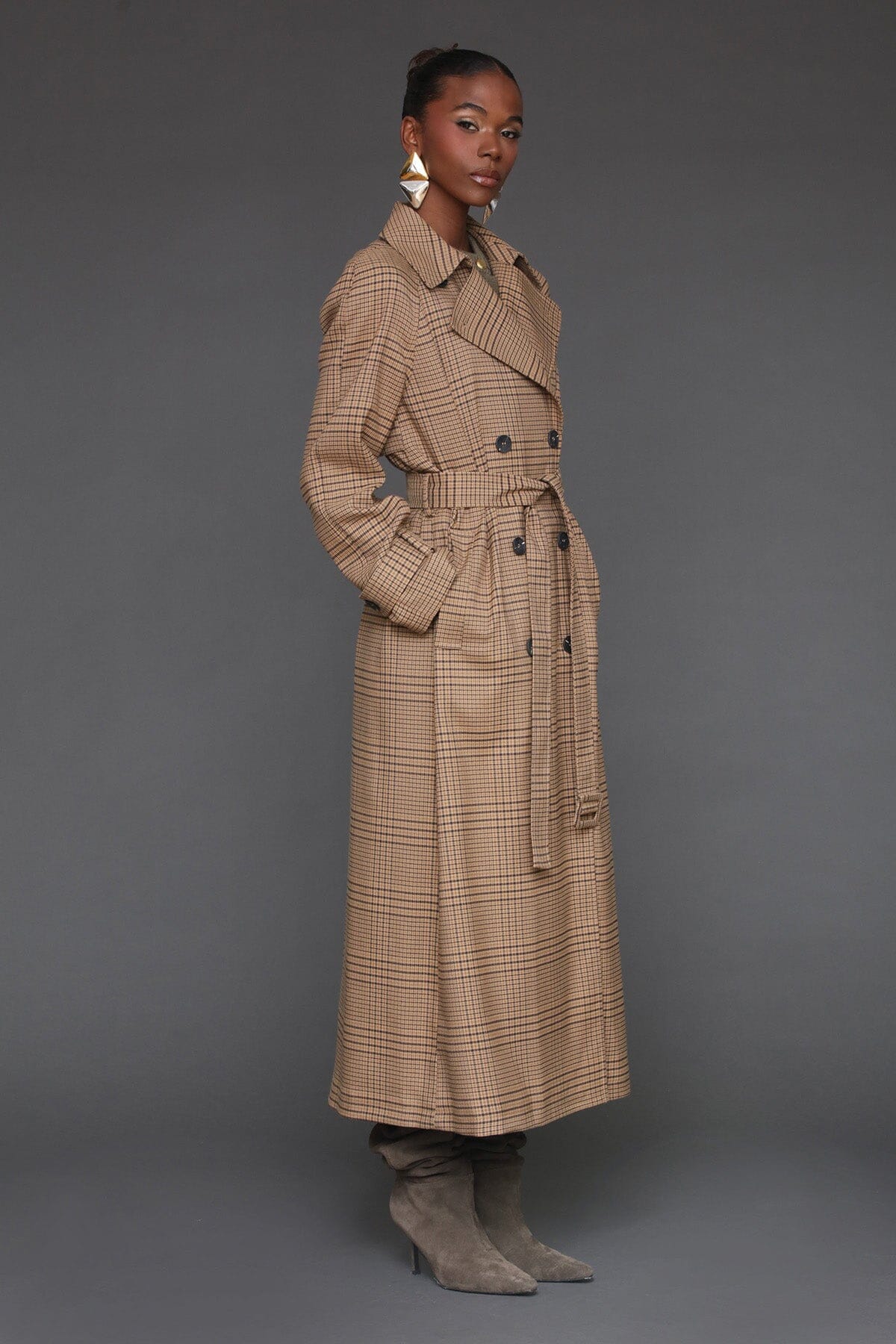 Brown plaid strong shoulder double-breasted maxi trench coat with detachable self-tie belt and long sleeves - Cute women's trench coats by Avec Les Filles