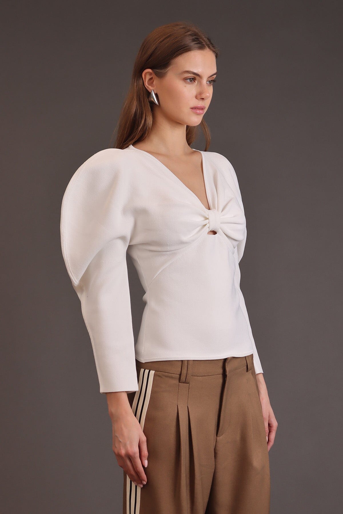 Puff sleeve bow front cream slim-fitting sweater made from viscose nylon blend with V-neckline and long sleeves - Cute women's sweater by Avec Les Filles