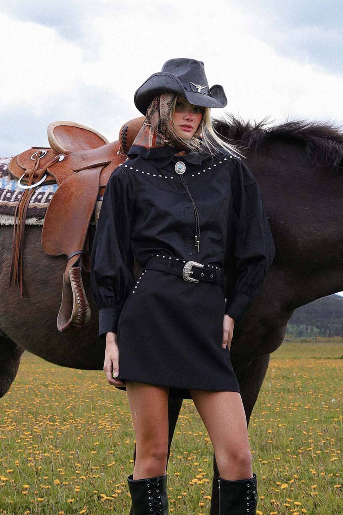 Western-studded cotton black shirt with long sleeves, point collar and button front  - Cute women's shirts by Avec Les Filles