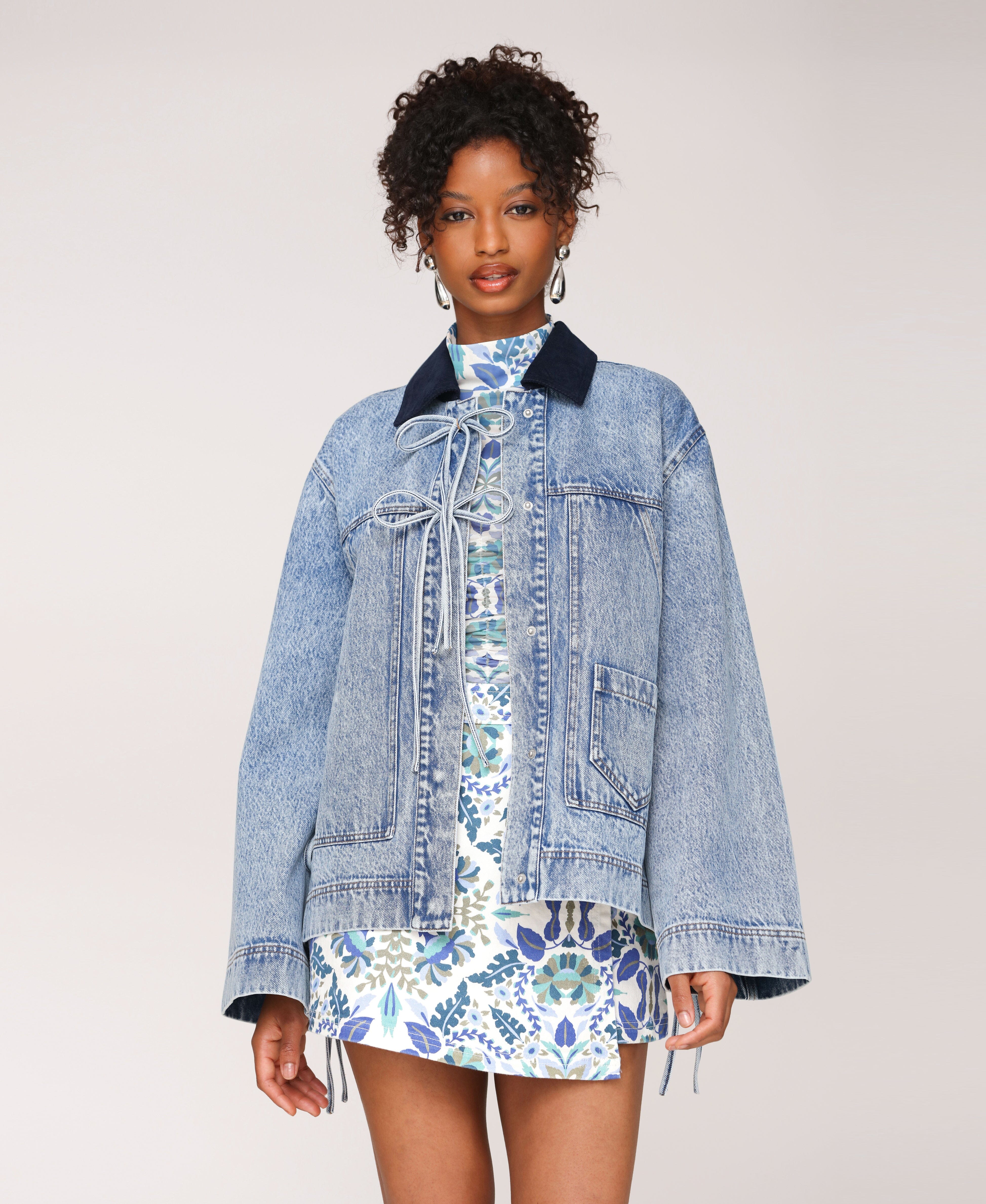 Corduroy collar denim jacket with patch pockets - Shop designer women's denim jackets by Avec Les Fille