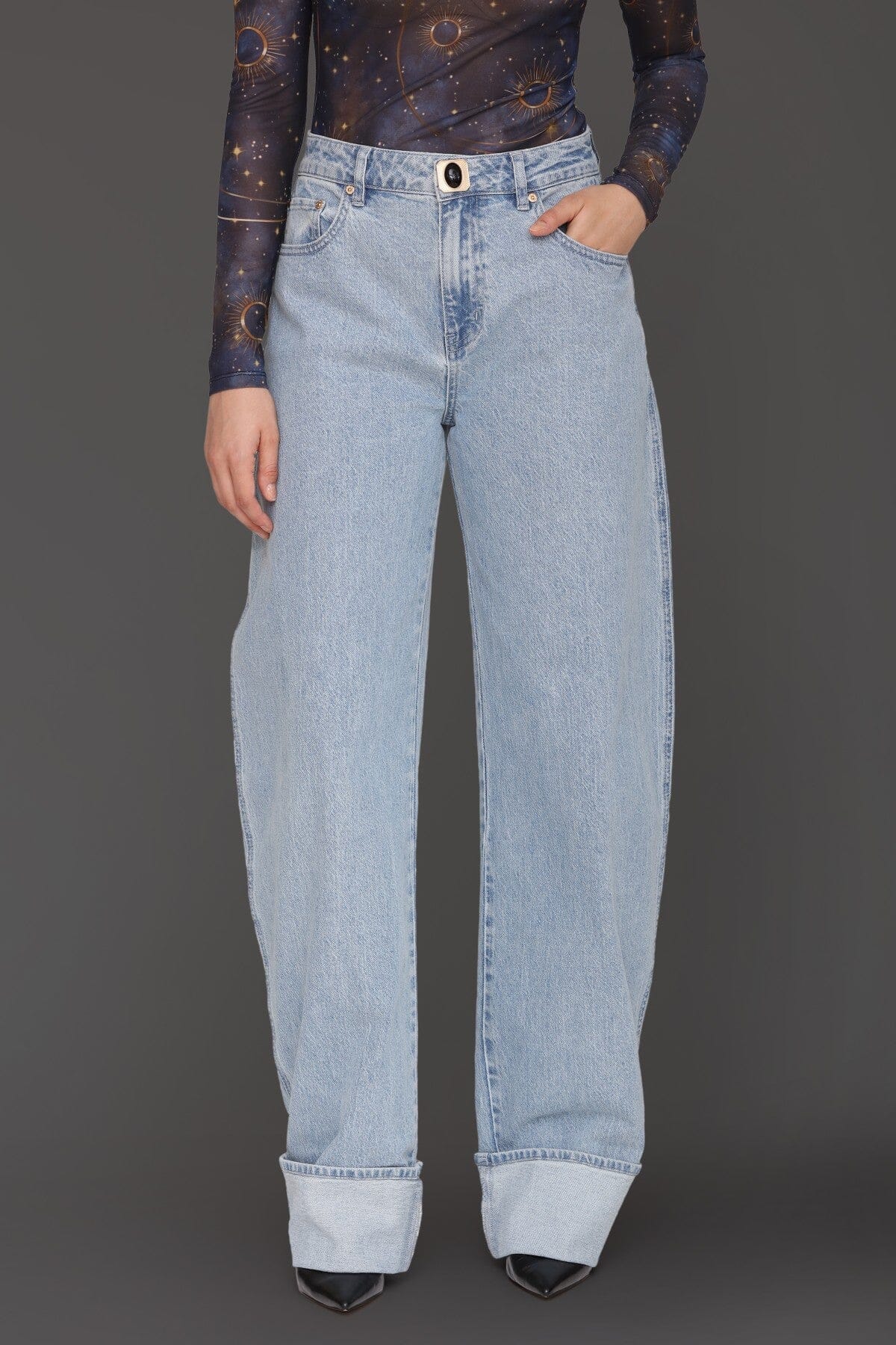 Cuffed cotton-blend blue denim high-rise barrel leg jeans with classic five-pocket - Cute women's pants by Avec Les Filles