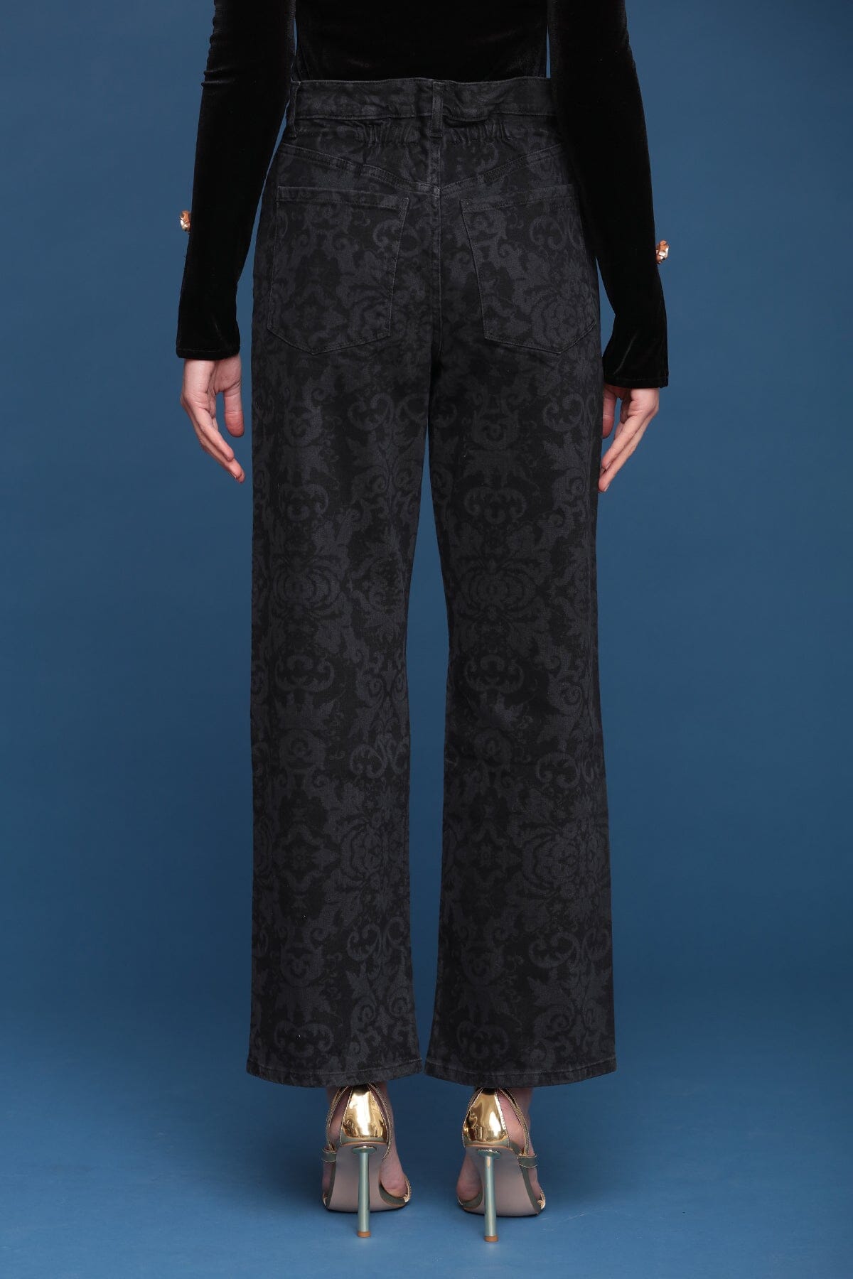 Baroque print wide-leg black jeans with high-rise waist and all-over tonal paisley jacquard pattern - Shop designer women's jeans by Avec Les Filles