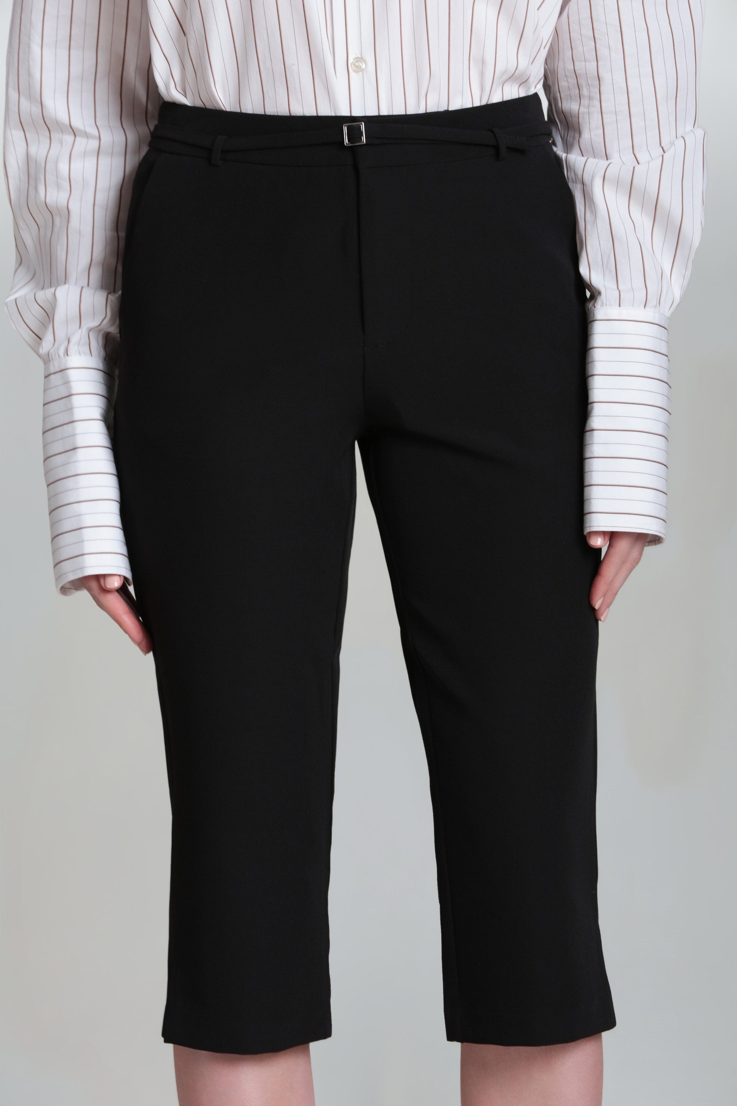 Tailored Capri High-rise Black Pant