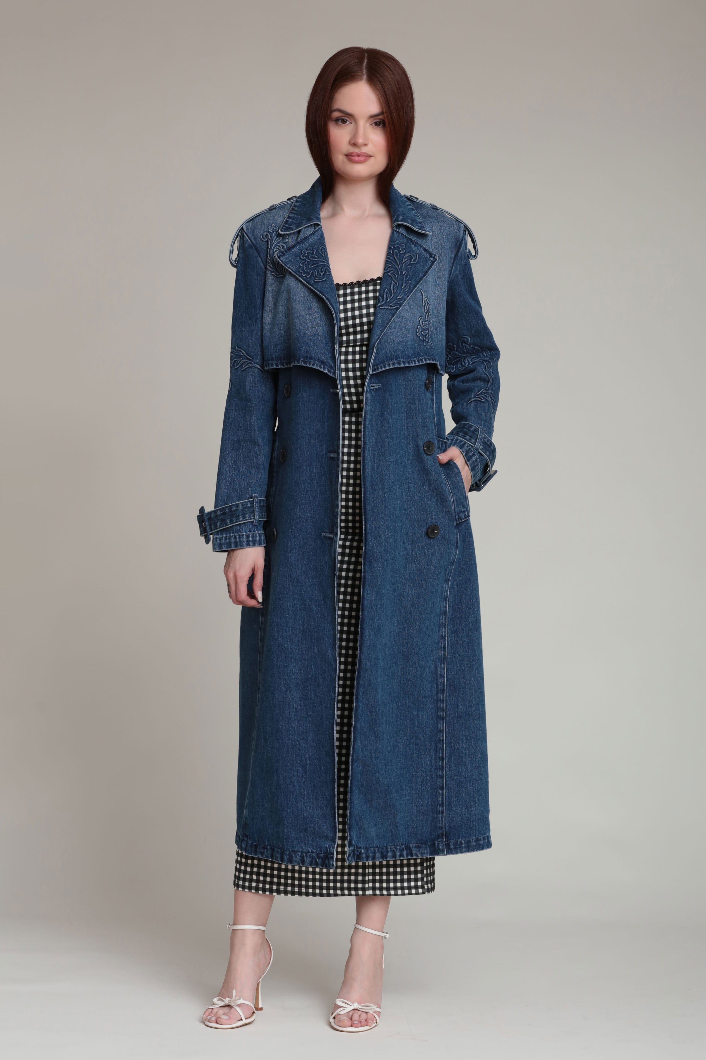 Deep blue long trench coat in 100% cotton with a detachable belt - Shop women’s trench coats by Avec Les Filles