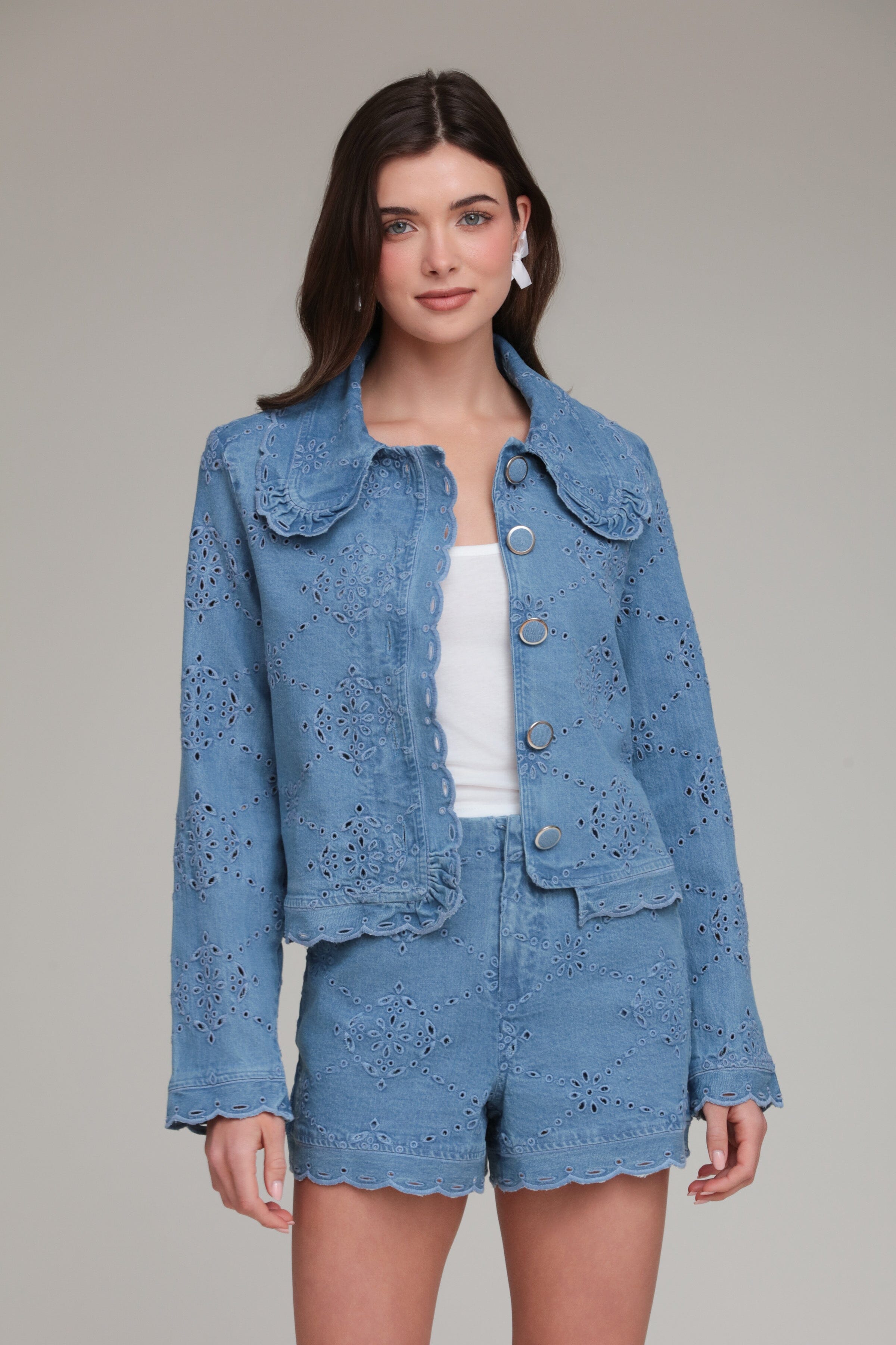 Womens cropped denim jacket in cotton with front button and long sleeves - Shop cute denim jackets by Avec Les Filles