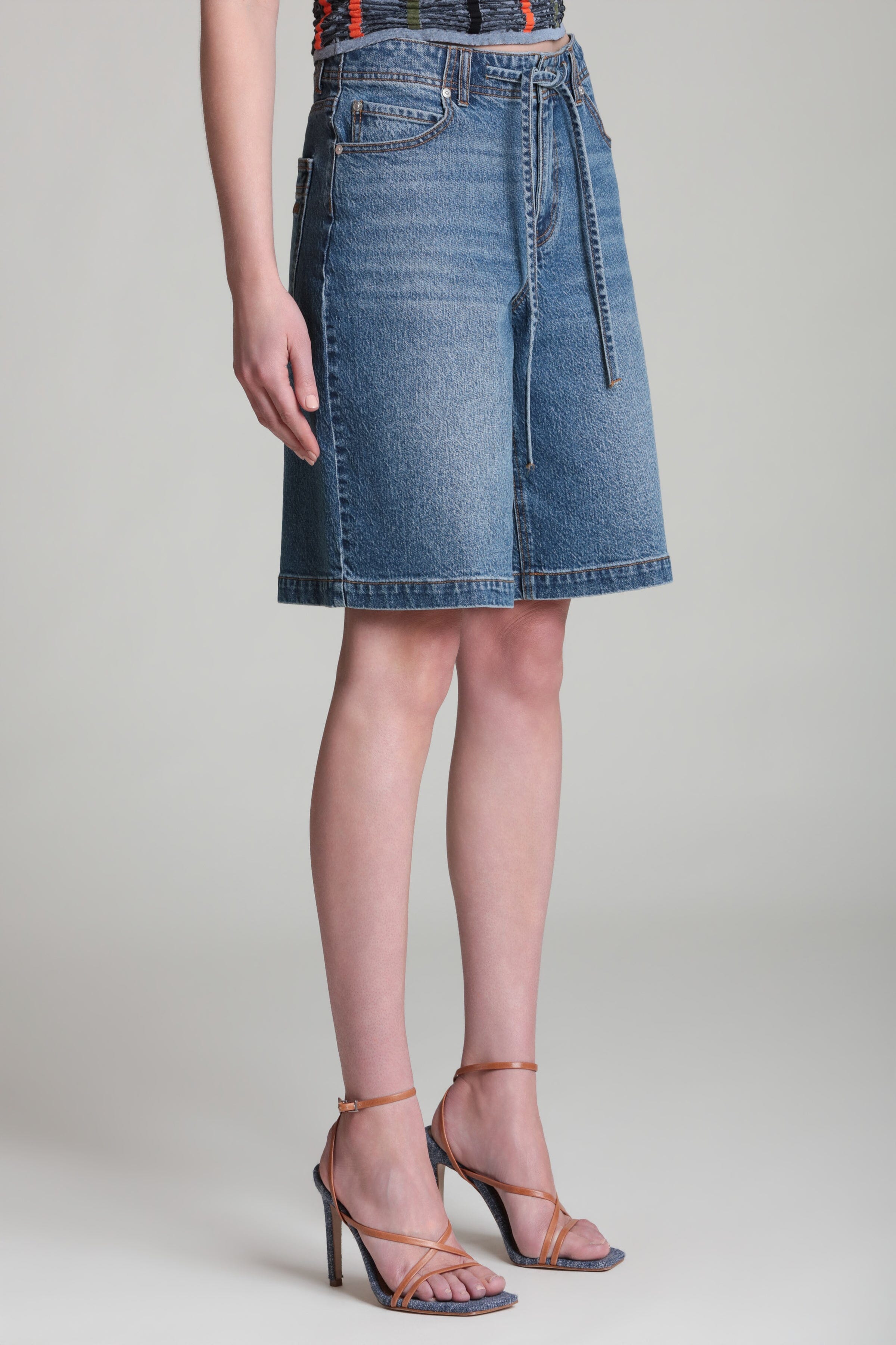 Blue denim shorts drawstring in cotton blend with relaxed fit - Shop cute women denim bermuda shorts by Avec Les Filles