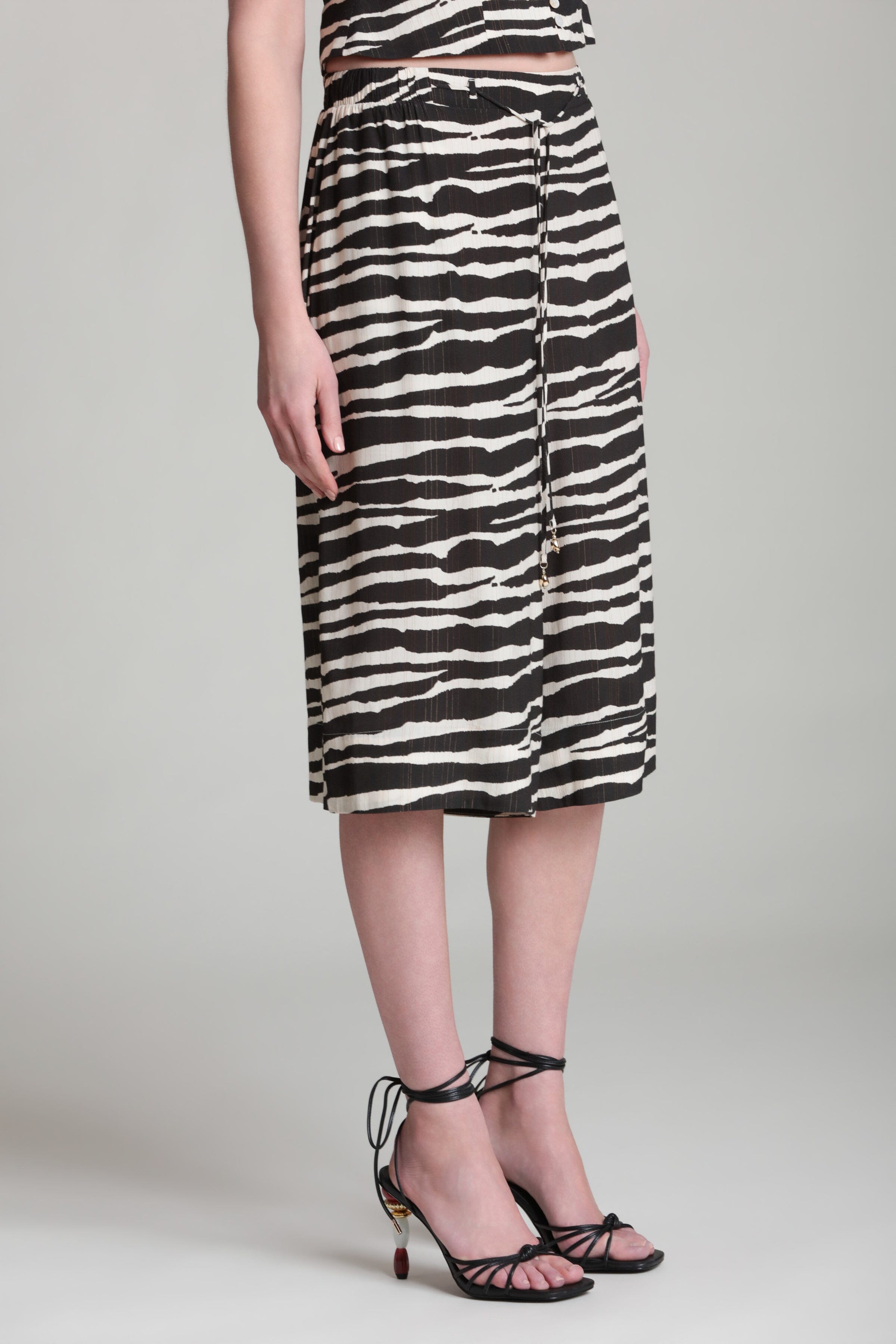 zebra mid-rise fit animal print knee length culottes - Shop designer women's cute culottes by Avec Les Filles.