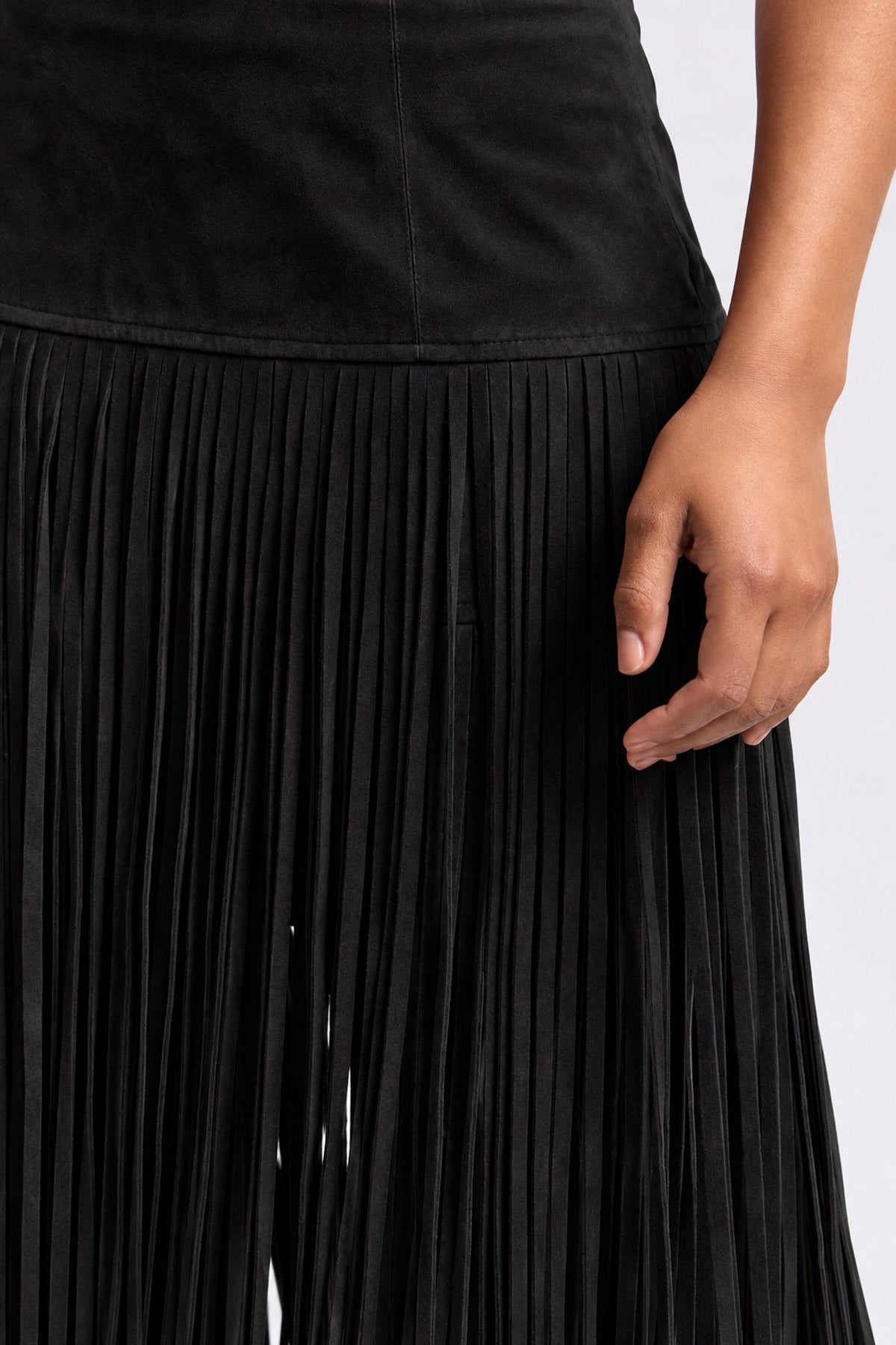 Faux Suede Fringe Maxi Skirt - Black Skirts Avec Les Filles 