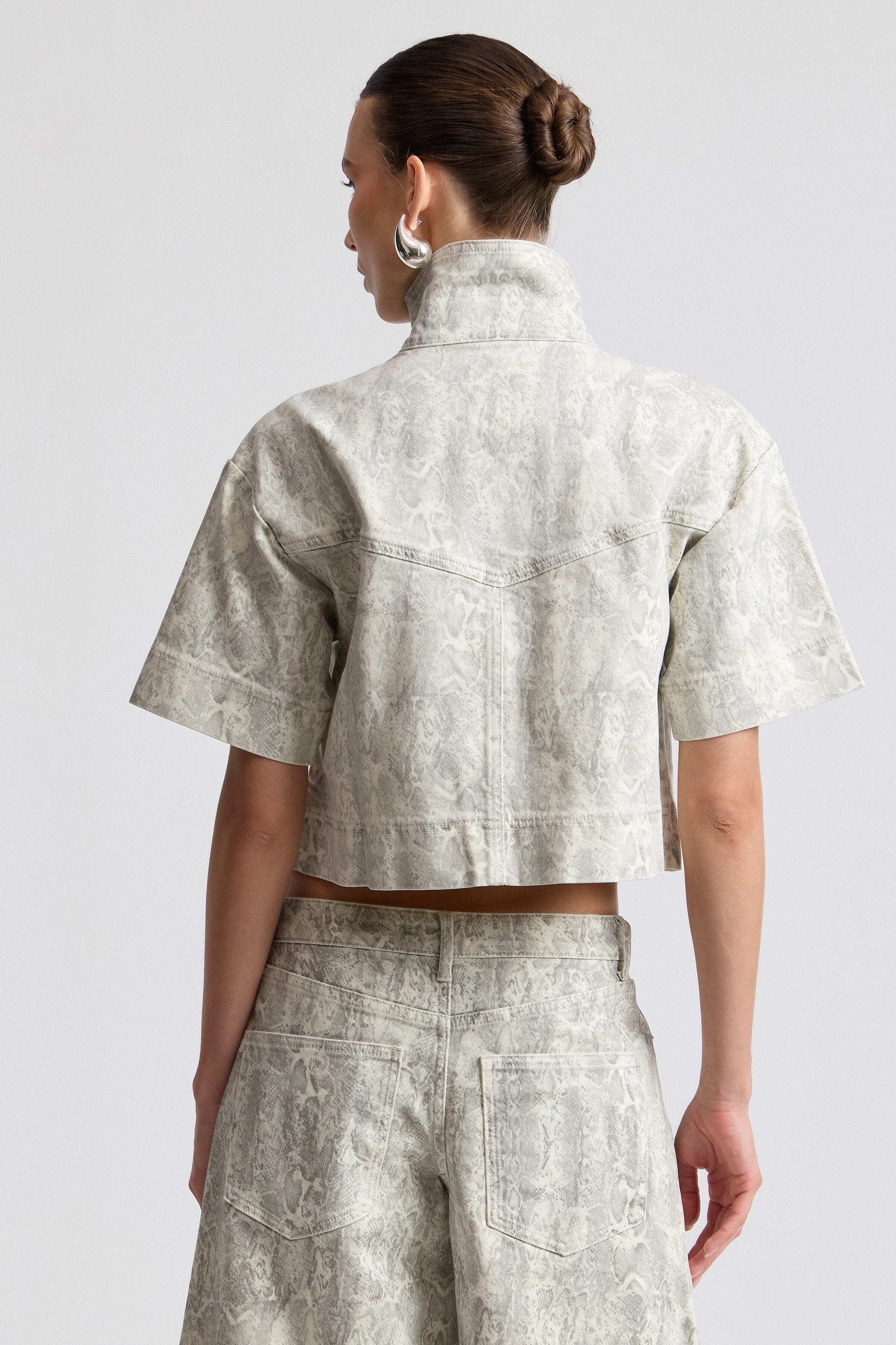 Short sleeve crop denim jacket​ - Shop women's cute jackets by Avec Les Filles