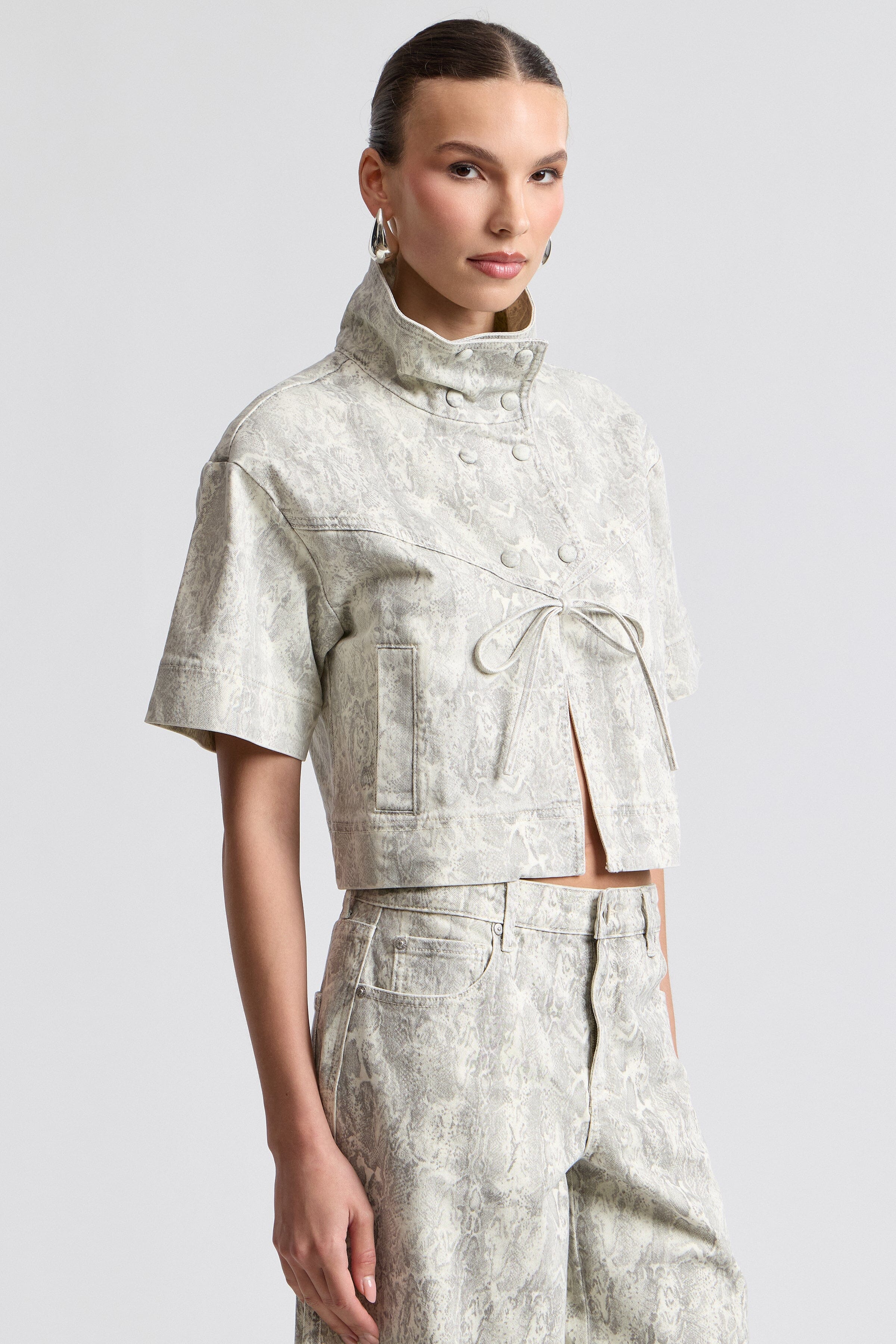 Cropped short sleeve jean jacket​ with tie-front  - Shop designer women's cute denim jackets by Avec Les Filles