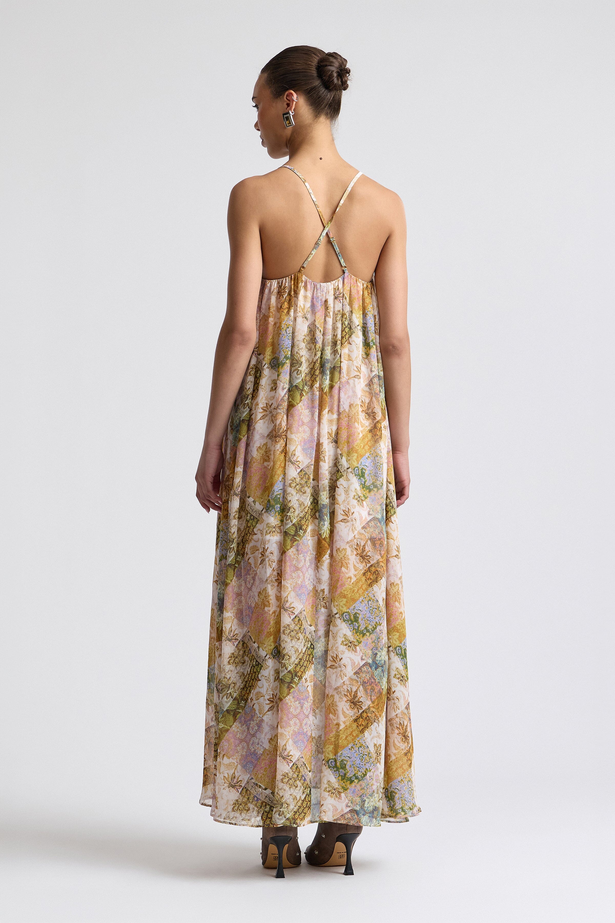 Outpost multicolor paisley floral maxi dress. Shop designer women's cute maxi dresses by Avec Les Filles.