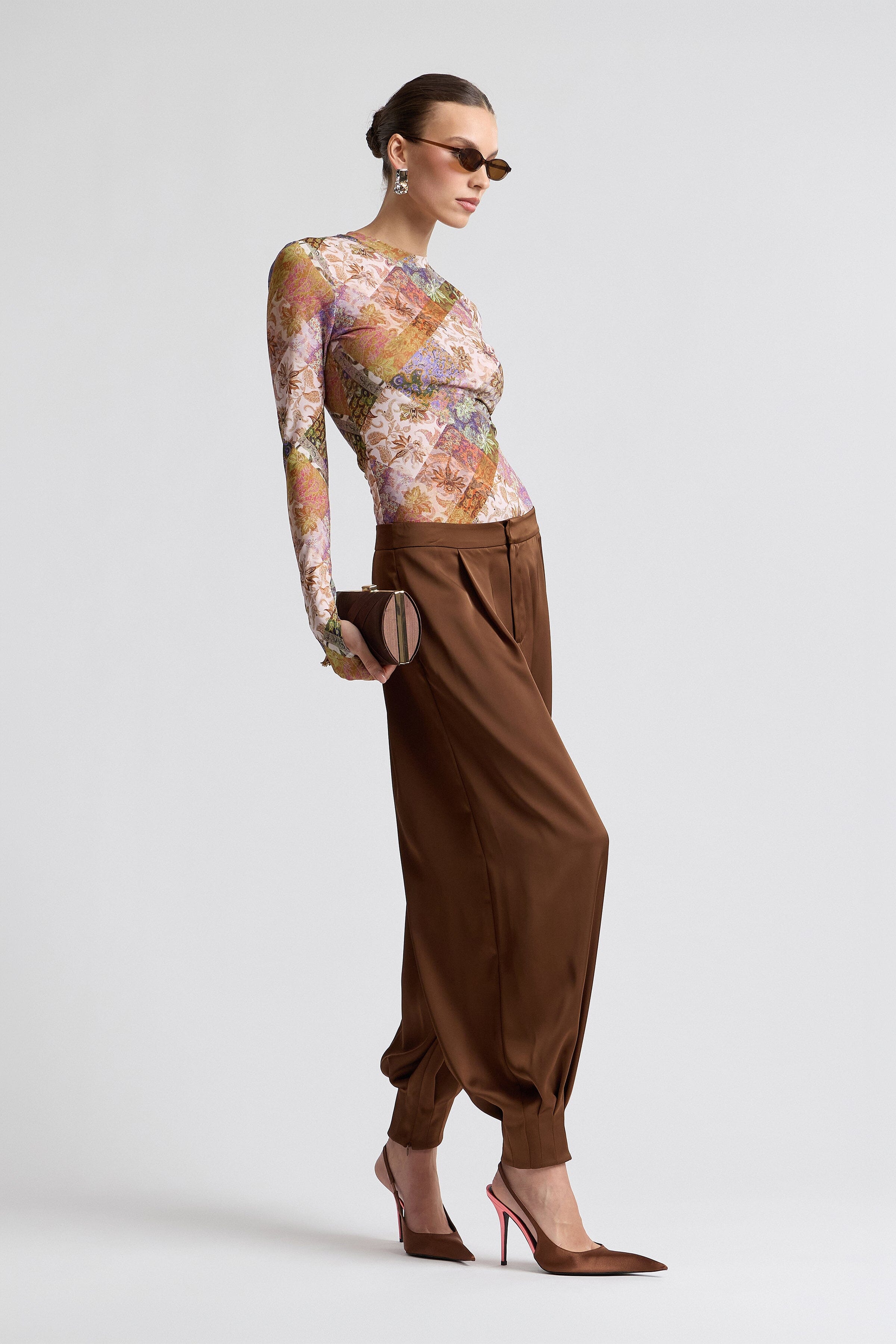Chocolate women's balloon pants. Shop designer women's pants by Avec Les Filles.