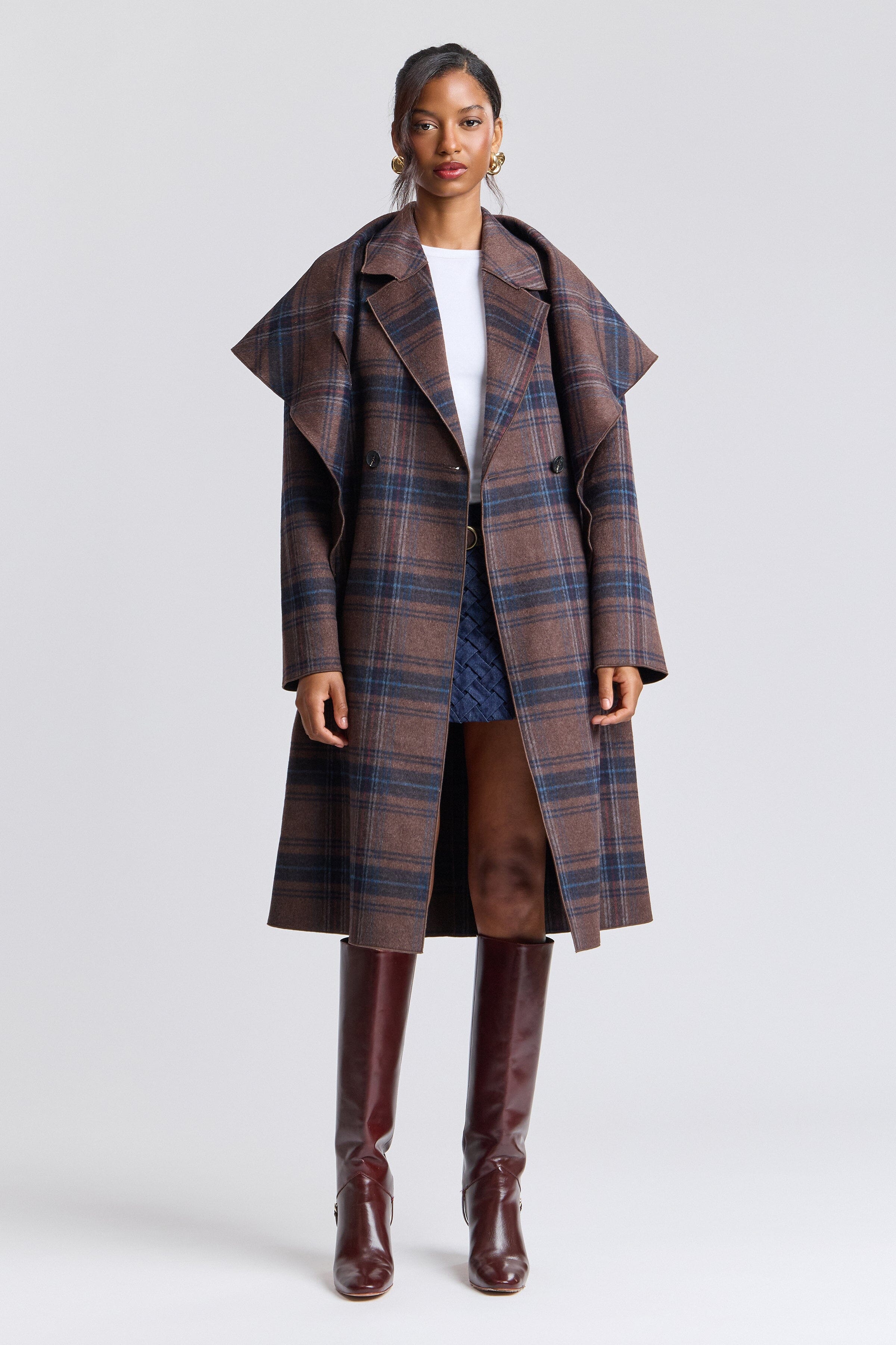 Double-breasted button-front plaid wool blend coat with long sleeves - Shop long plaid coats by Avec Les Filles.