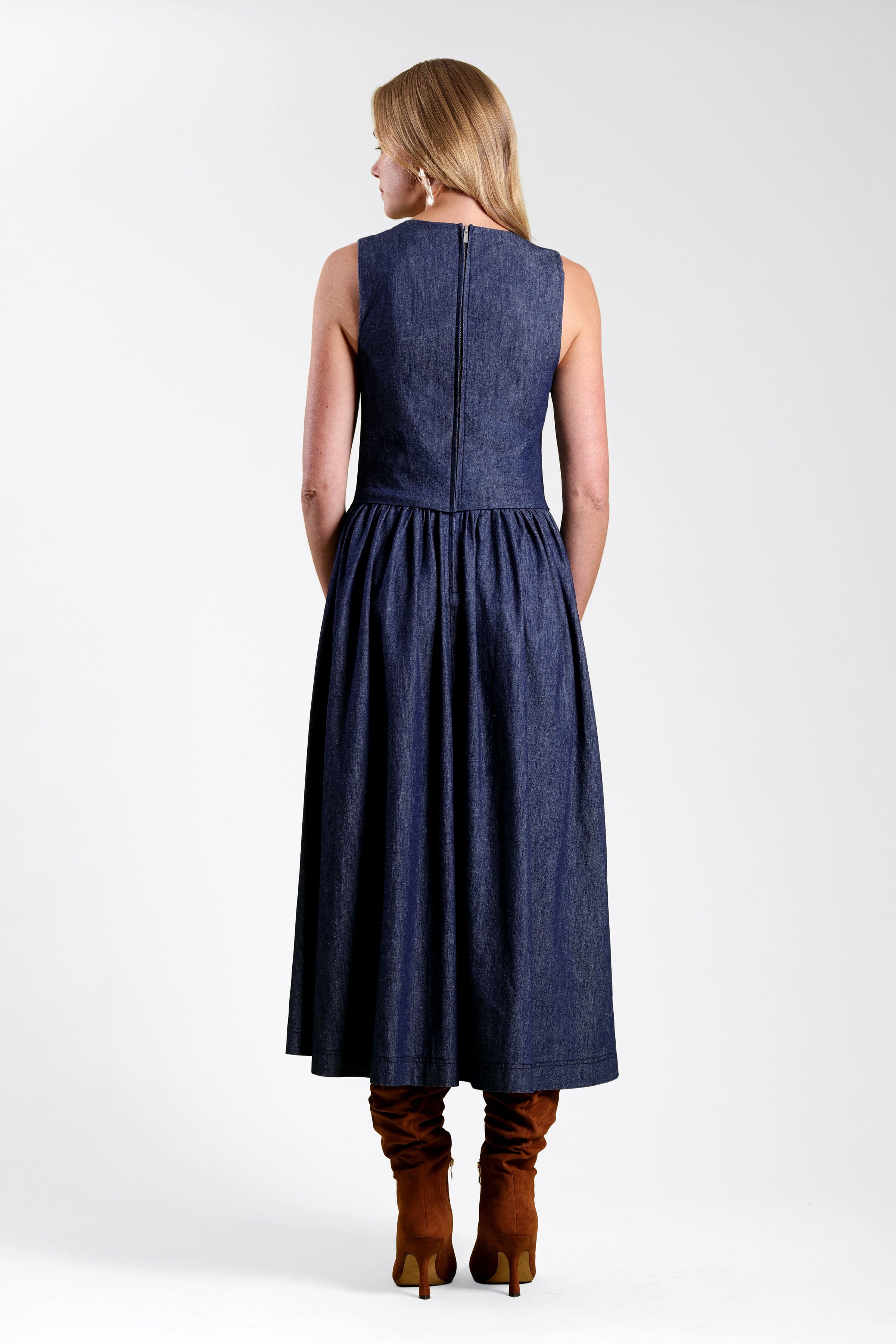 Drop-waist maxi sleeveless denim dress in cotton - Shop women's cute denim dresses by Avec Les Filles.
