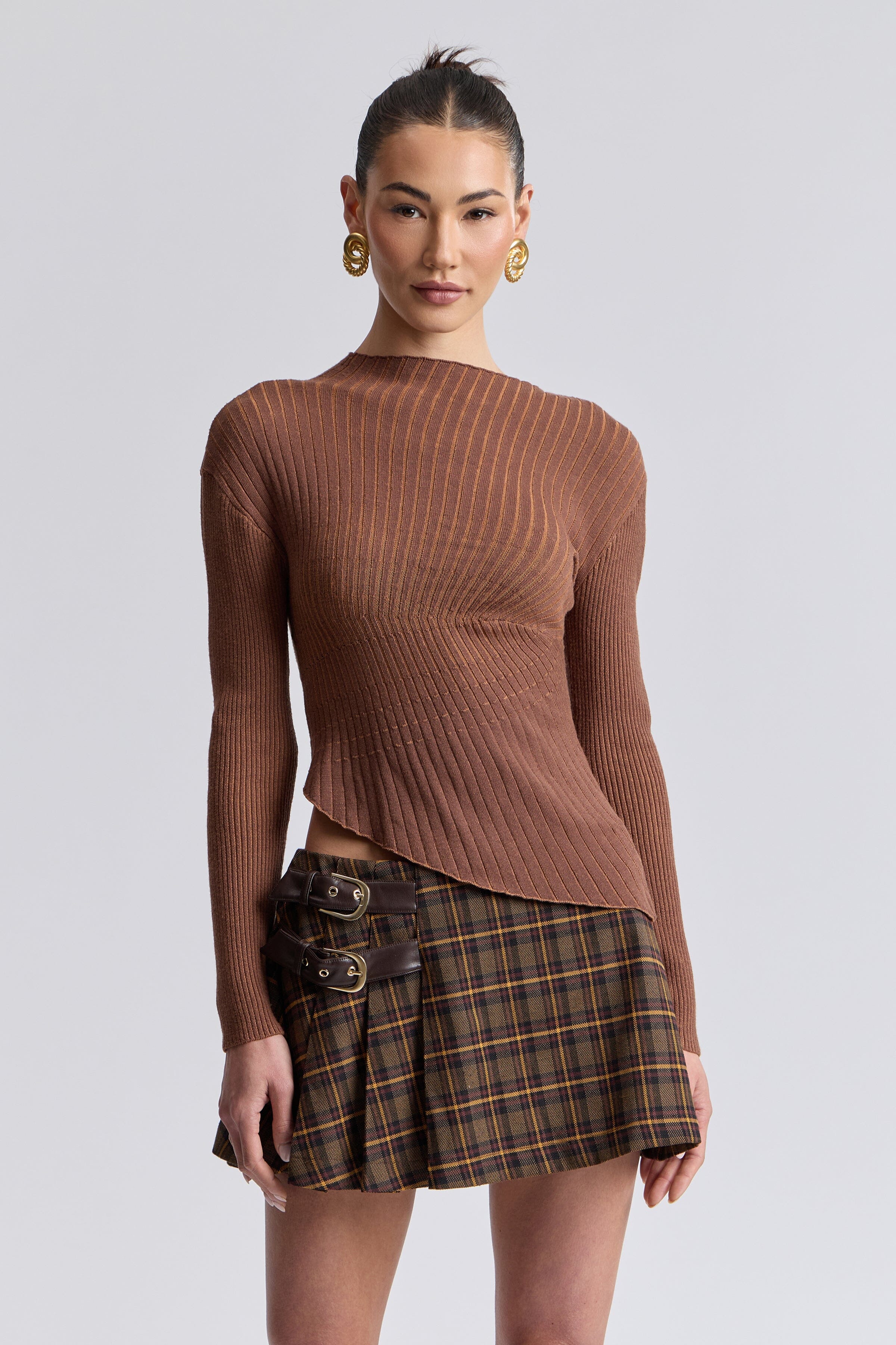 Two-tone knit, ribbed, long-sleeve brown pullover sweater. Shop cute ribbed-knit sweaters for women from Avec Les Filles.