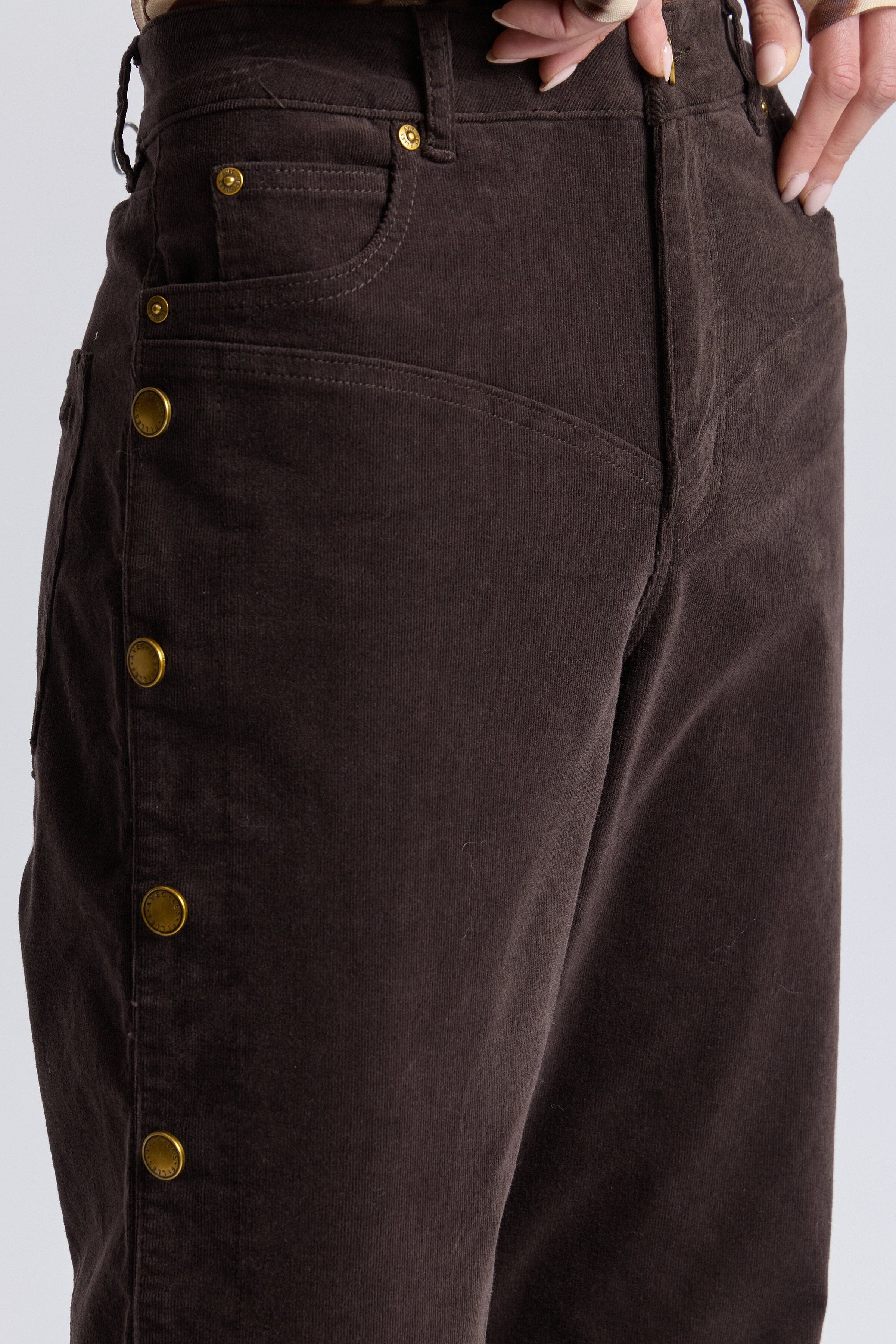 Straight-leg corduroy brown pants in a cotton blend with mid-rise. Shop women's corduroy pants by Avec Les Filles.