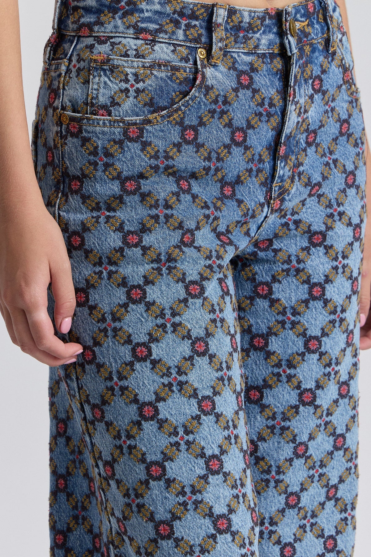 Wide-leg embroidery jeans for women with mid-rise waist and pockets - Shop cute denim jeans by Avec Les Filles.