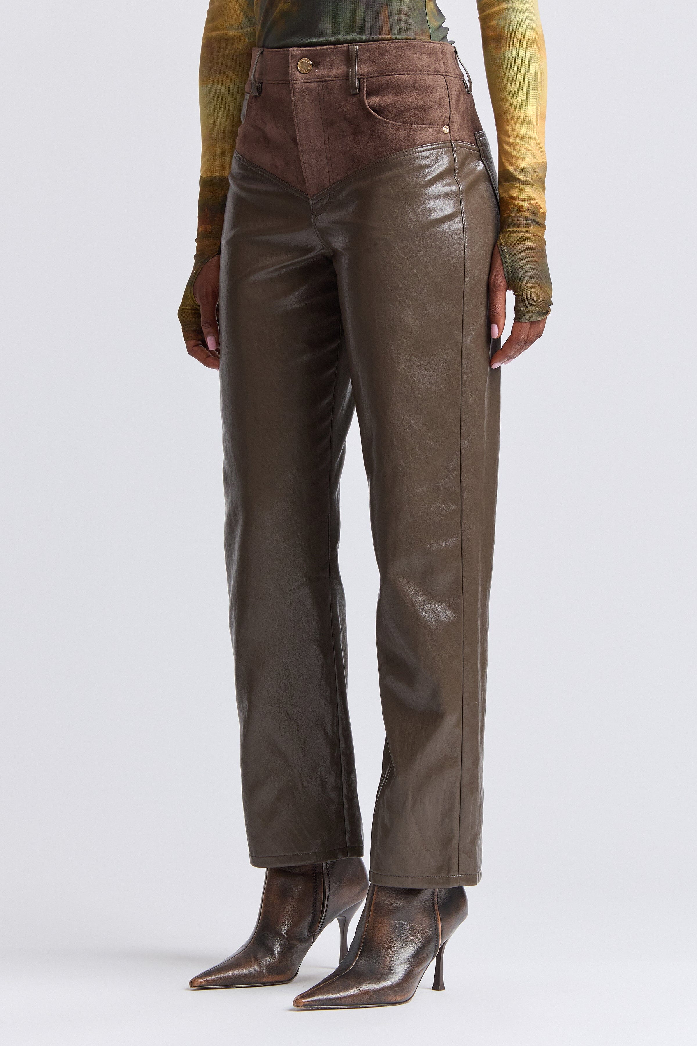 Suede straight-leg olive faux leather pants with high-rise waist - Shop women faux leather pants by Avec Les Filles.
