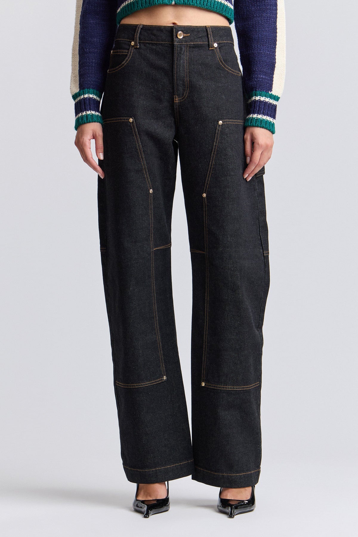 Black denim wash wide leg carpenter style jeans with mid-rise waist - Shop women's cute jeans by Avec Les Filles.