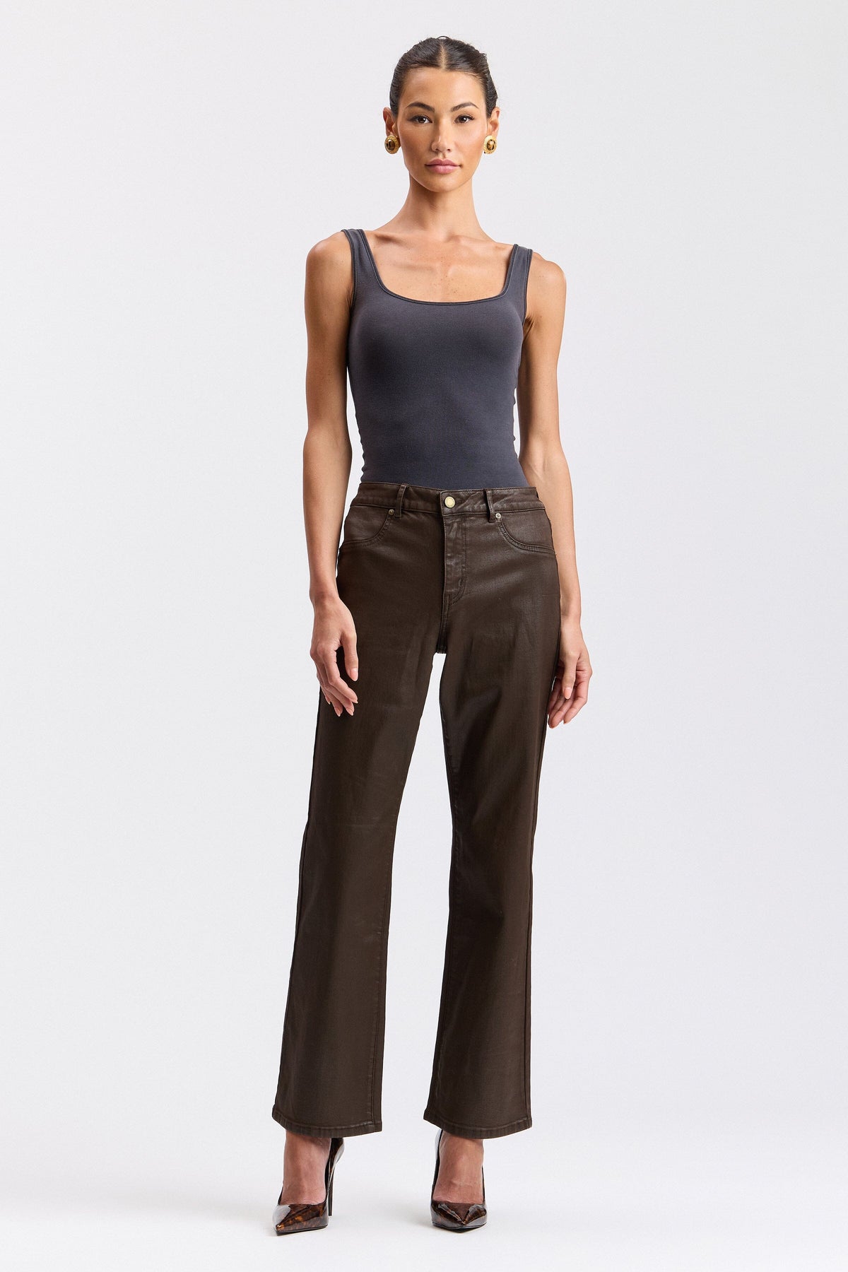 Brown bootcut jeans with a high-rise waist and a bootcut leg - Shop women's bootcut jeans by Avec Les Filles.
