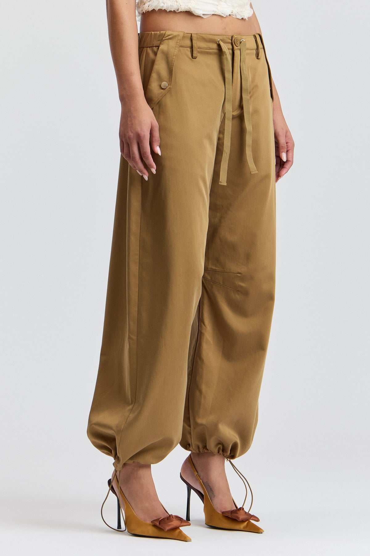 Balloon pants olive green with a drawstring - Shop women's cute olive green pants by Avec Les Filles.