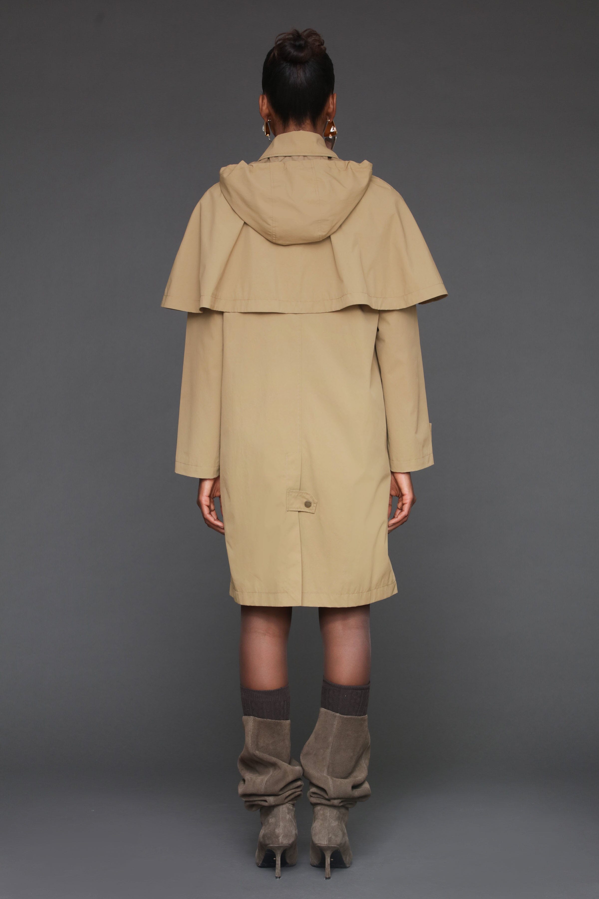 Feminine Cape with Simple Single-Vent Back Nylon Cape Raincoat Coats & Jackets Avec Les Filles 