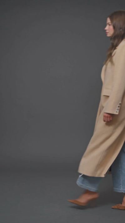 Strong shoulder hourglass camel single-breasted maxi coat with shoulder pads and long tailored sleeves - Cute women's maxi coats by Avec Les Filles