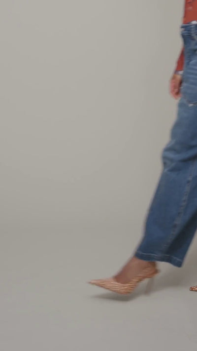 Barrel leg carpenter high-rise jeans made from a cotton blend with ankle-length hem and patch pockets - Cute women's jeans by Avec Les Filles